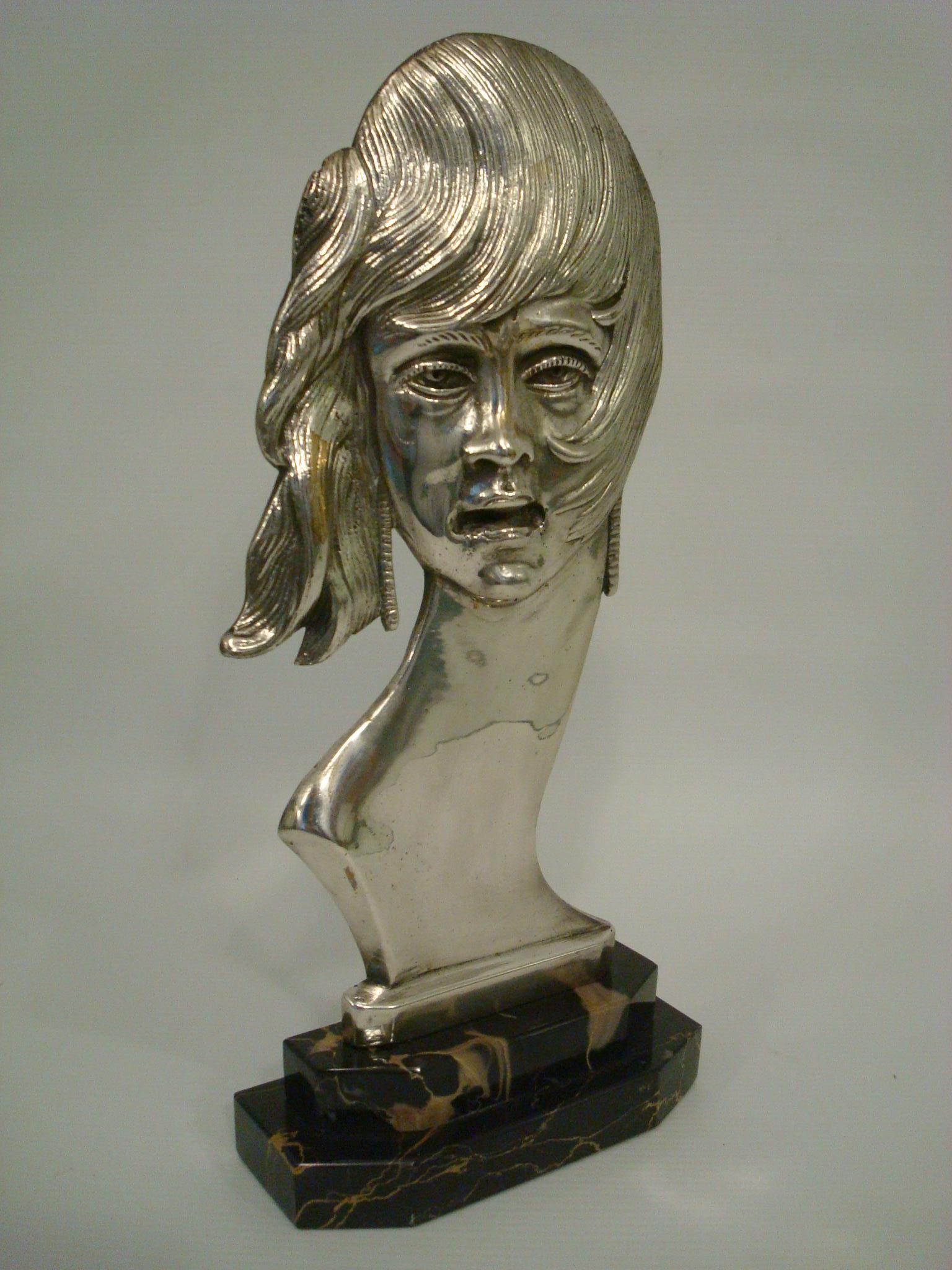 Art Deco Silvered Bronze Head / Bust Sculpture of a Woman / France, 1930 For Sale 1