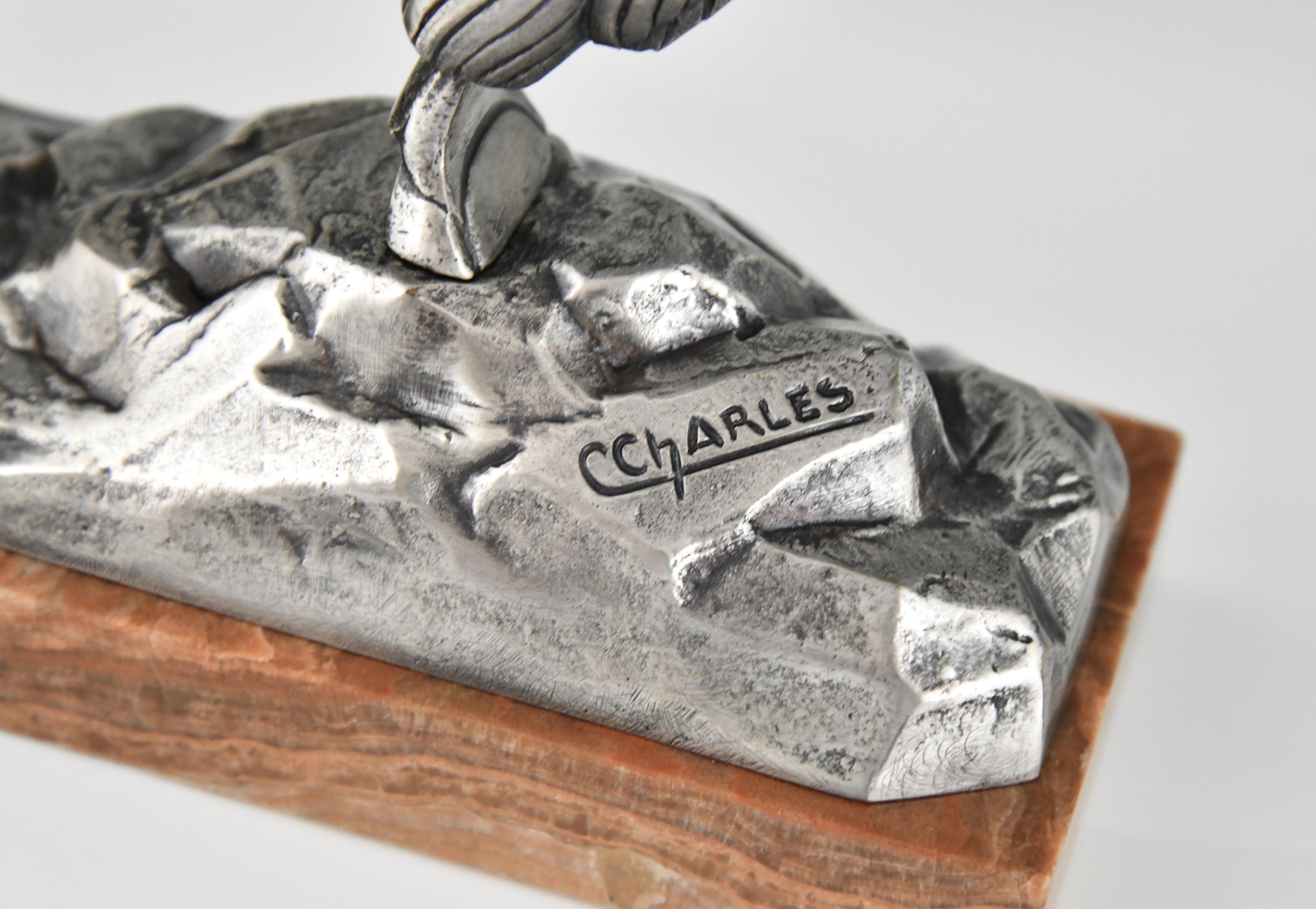 Buchstützen aus versilberter Bronze mit Ibex im Art déco-Stil, signiert von C. Charles. im Angebot 3