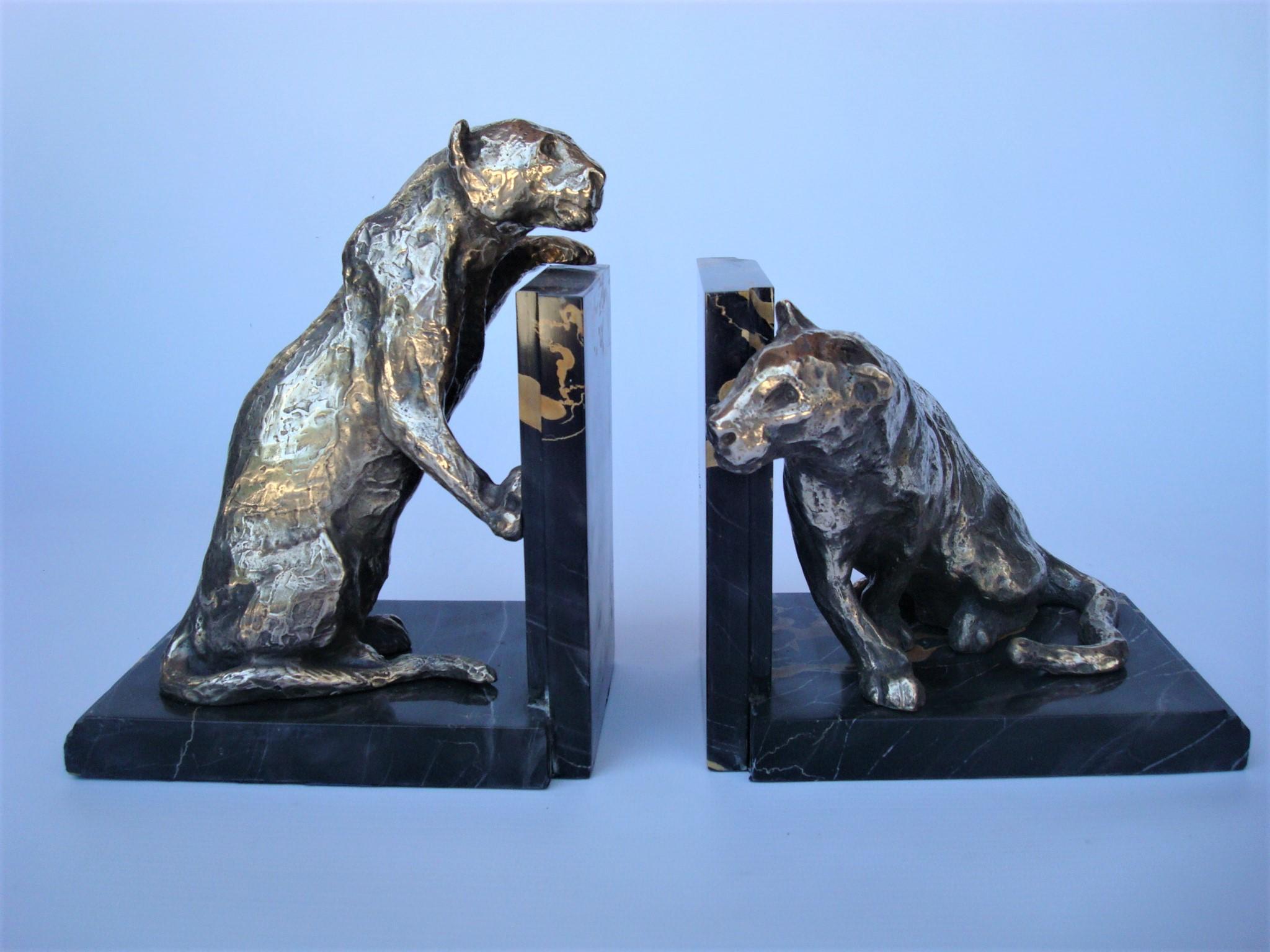 Français Serre-livres Art Déco figures de lions en bronze argenté de Roger Godchaux en vente