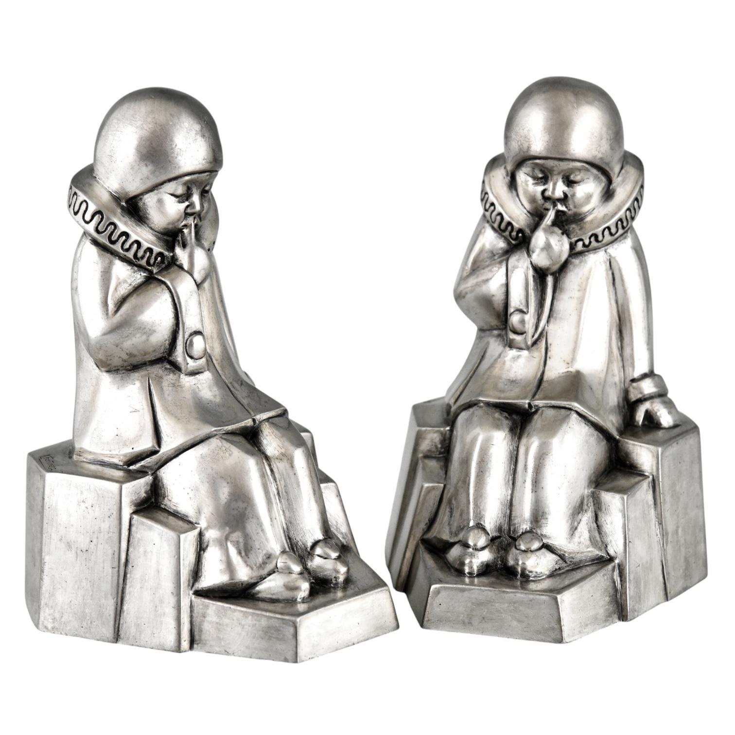 Art Deco silvered bronze pierrot bookends by Jean de la Fontinelle. For Sale 1