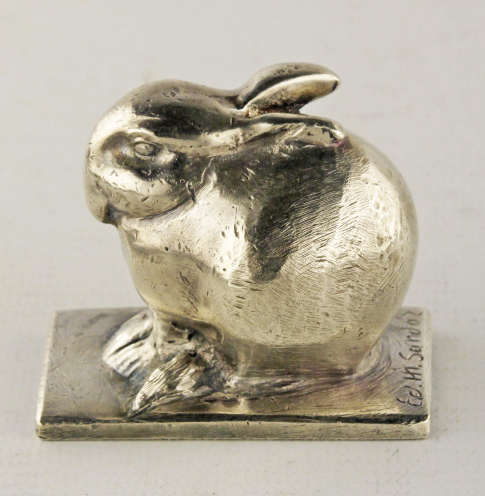 Art Déco Versilberte Bronze Kaninchen Skulptur von Animalier Schweizer Autor E.M. Sandoz (Metallarbeit) im Angebot
