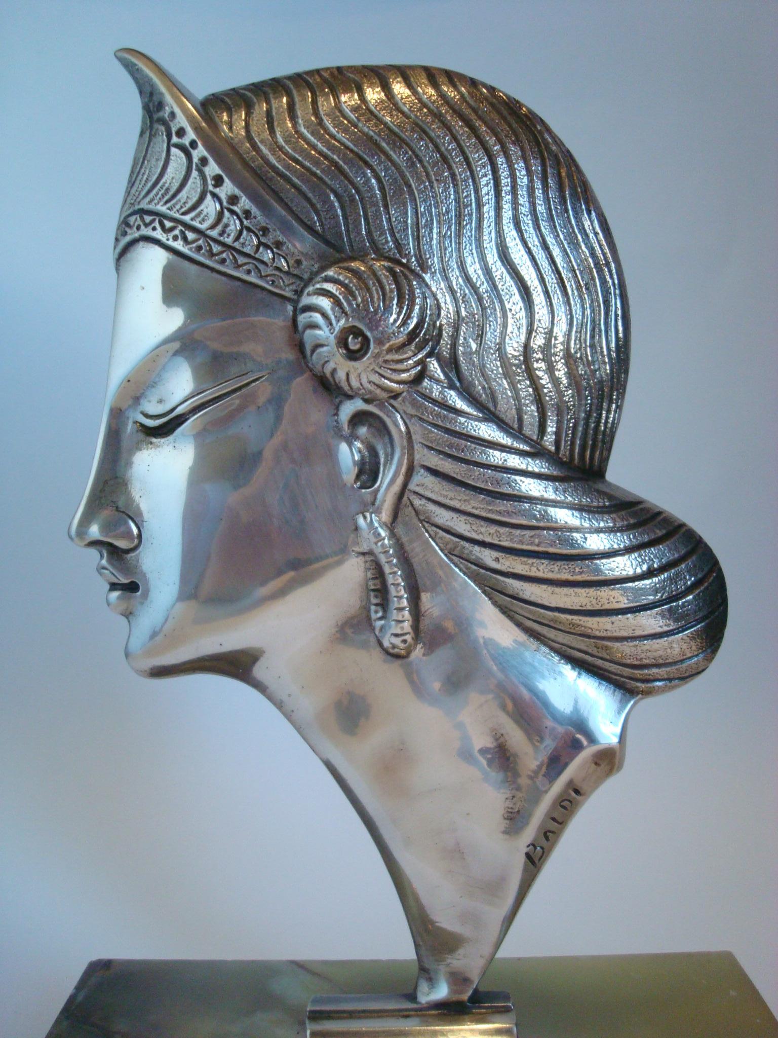 Art Deco Versilberte Bronzeskulptur / Büste einer Prinzessin, 1920er Jahre (Art déco) im Angebot