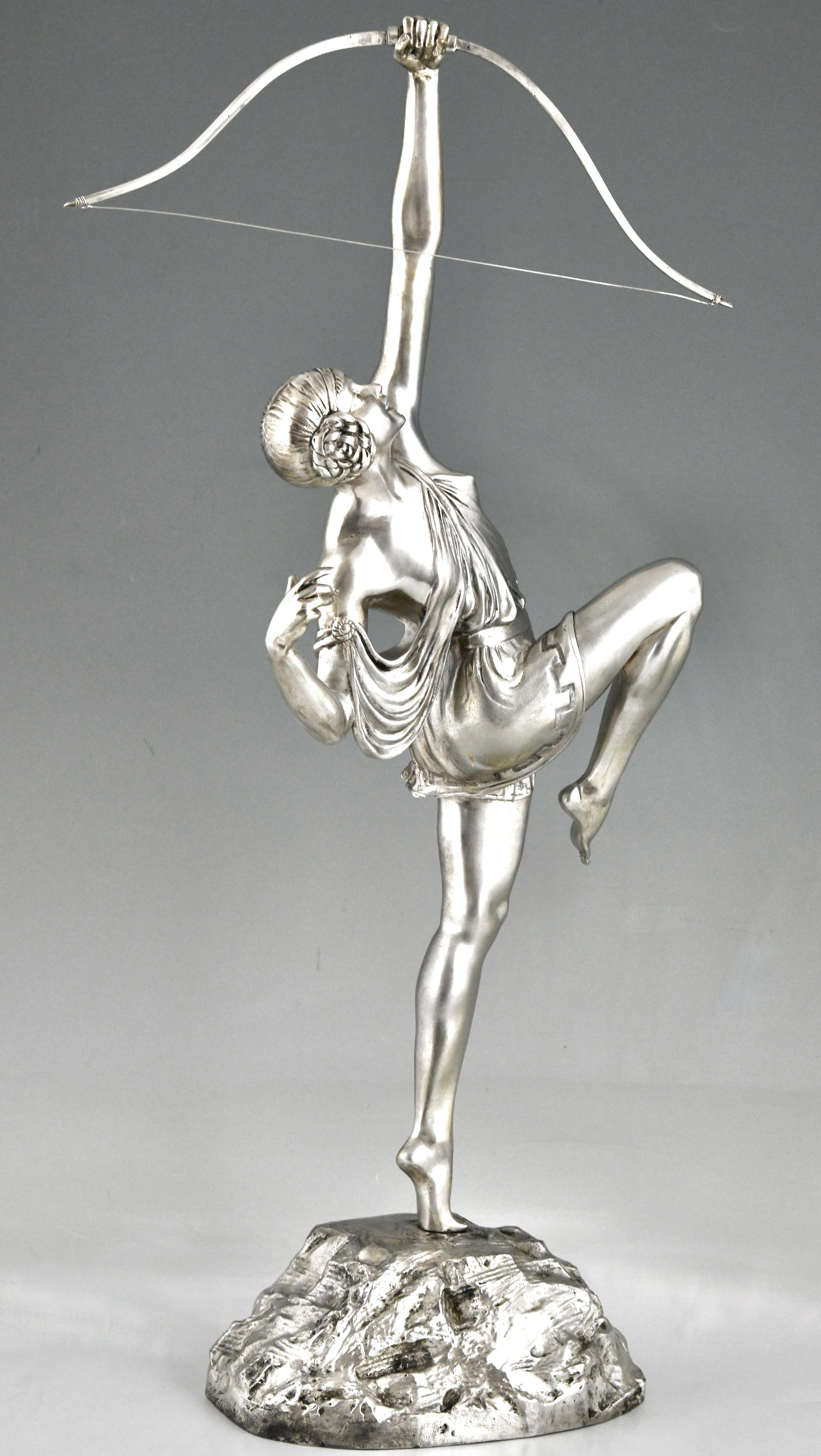 Art Deco silvered bronze sculpture Diana, woman with bow signed by Pierre Le Faguays. 
Founders signature Susse Frères Editeurs Paris and foundry seal.
France 1925.
There is a picture of this model on page 424 of
Bronzes, sculptors and founders by