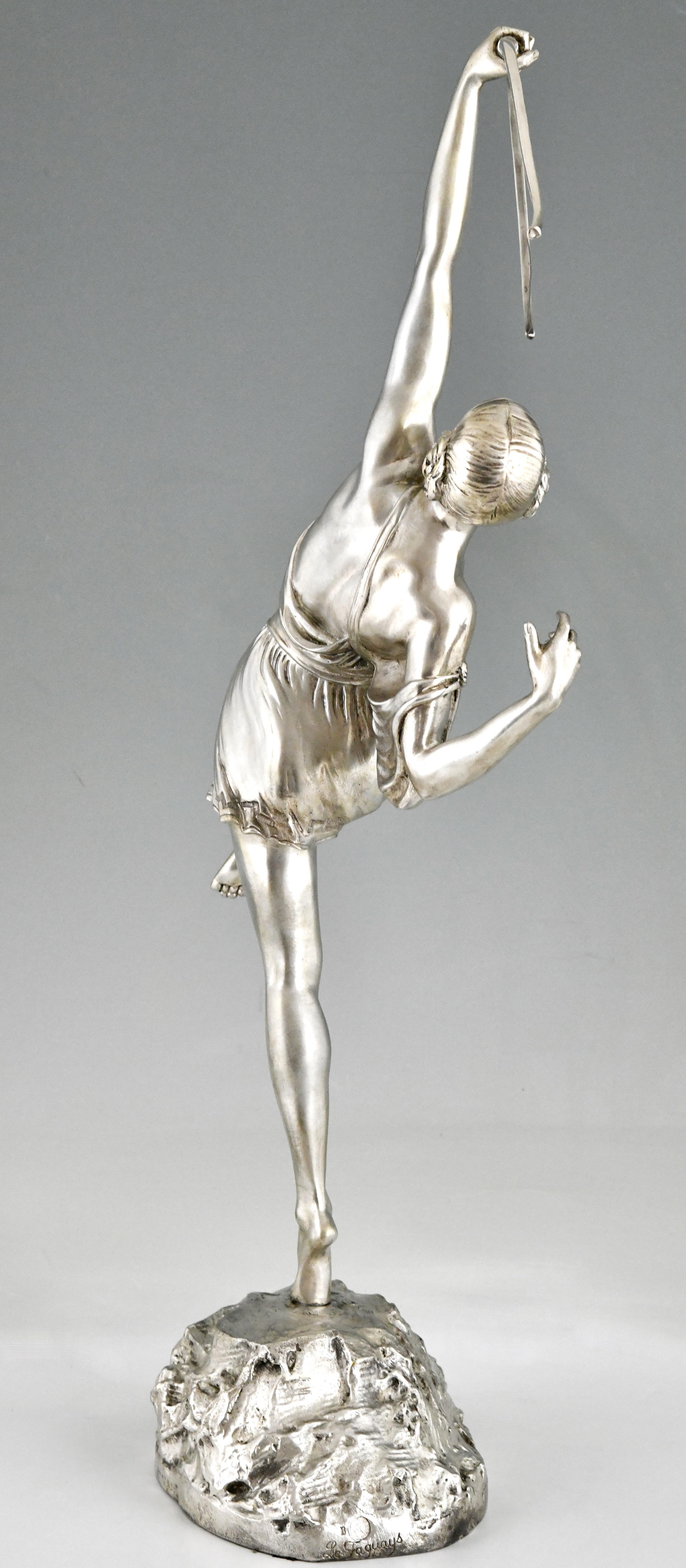 Silvered Art Deco silvered bronze sculpture Diana by Pierre Le Faguays Susse Frères 1925