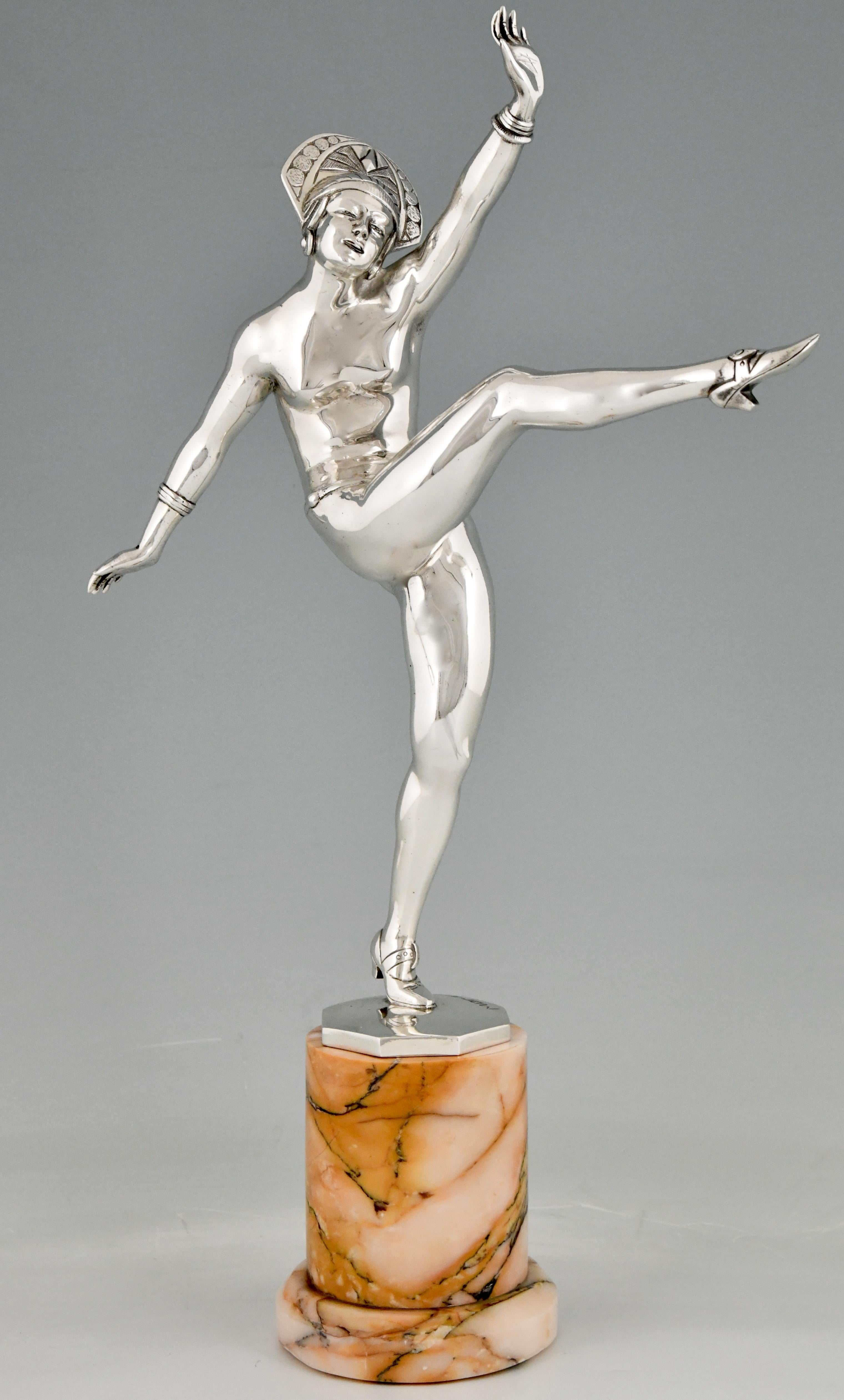 Art Deco silvered bronze sculpture nude dancer. High Kicker by J. P. Morante. Silvered bronze on a circular marble base. France 1925.

This model is illustrated in: Bronzes, sculptors and founders by H. Berman, Abage. Art deco and other figures by