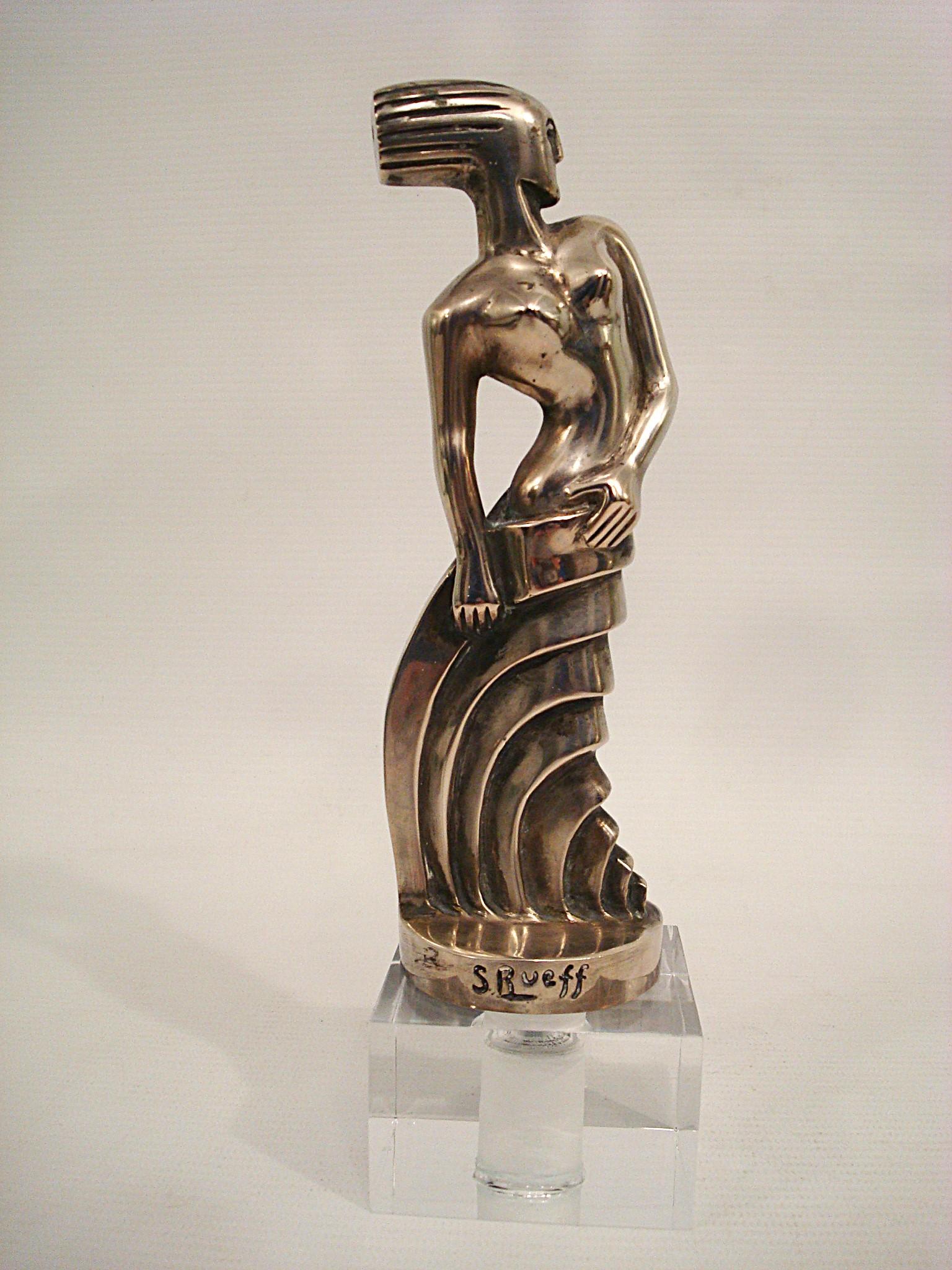 Versilberte Bronzeskulptur einer stehenden Frau im Art déco-Stil von S. Rueff, Frankreich, 1925 im Angebot 1