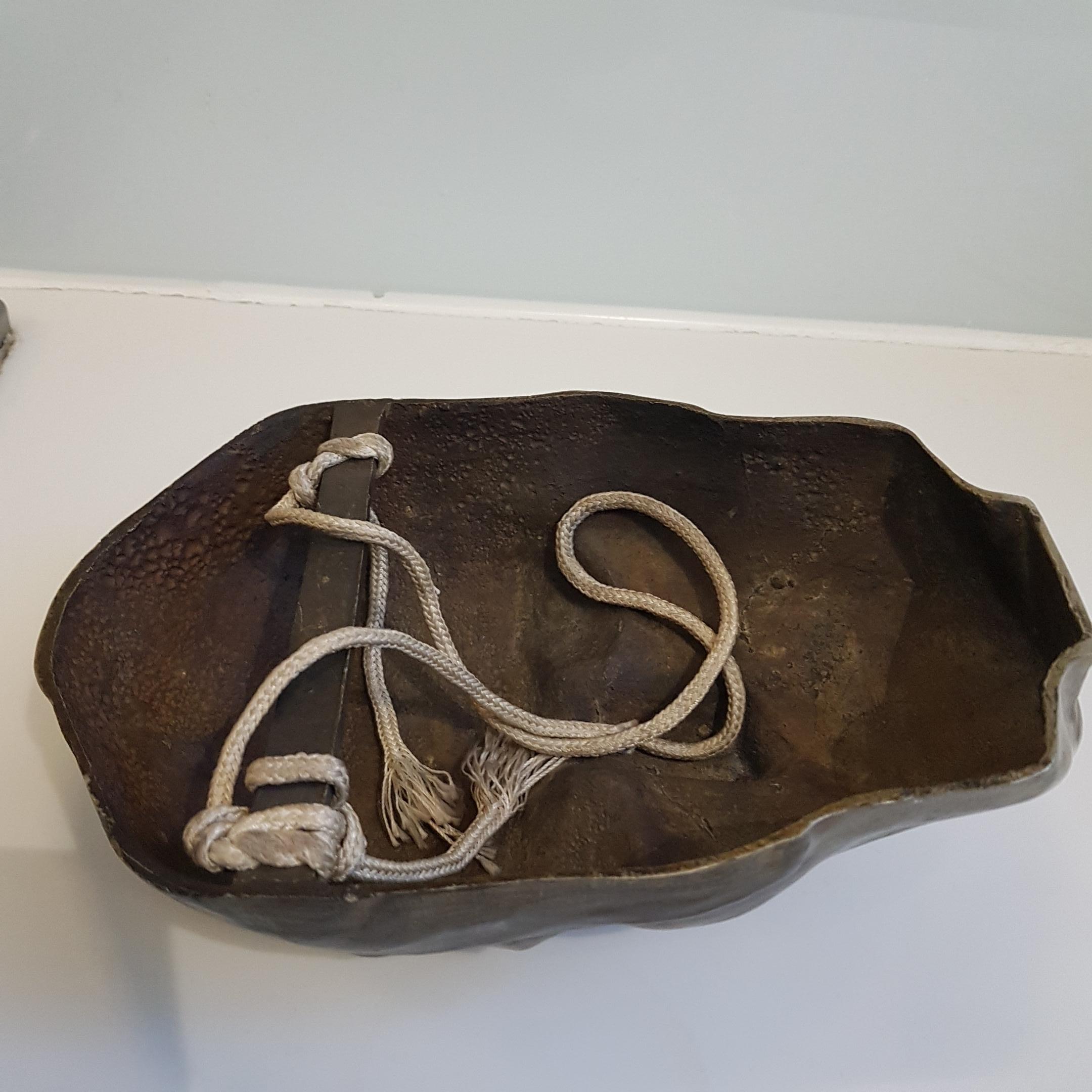 Art Deco Versilberte Bronzeskulptur an der Wand von Doris Kathleen Flinn (Art déco) im Angebot