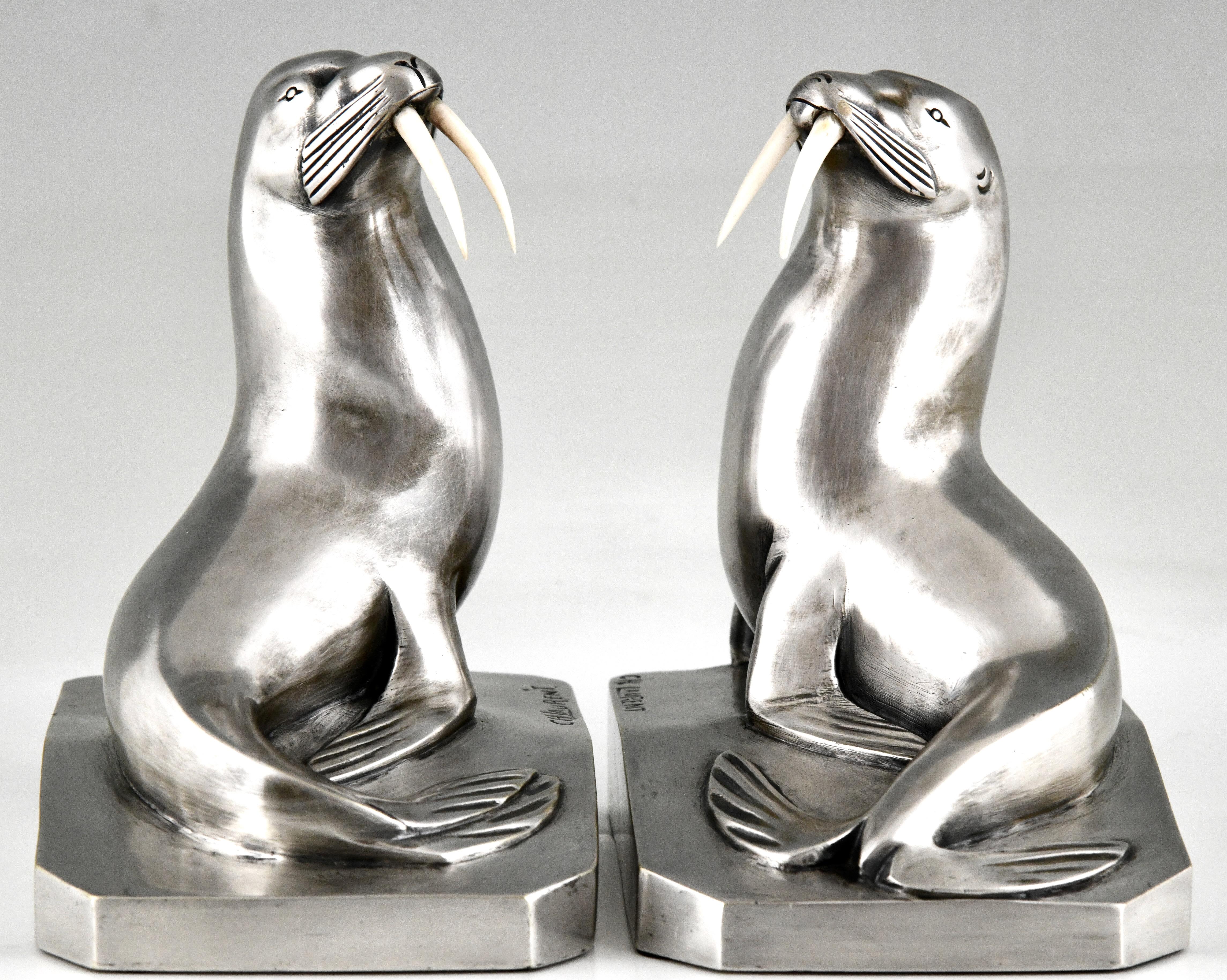 Art Deco Silvered Bronze Walrus Bookends Signed by by G.H. Laurent In Good Condition For Sale In Antwerp, BE