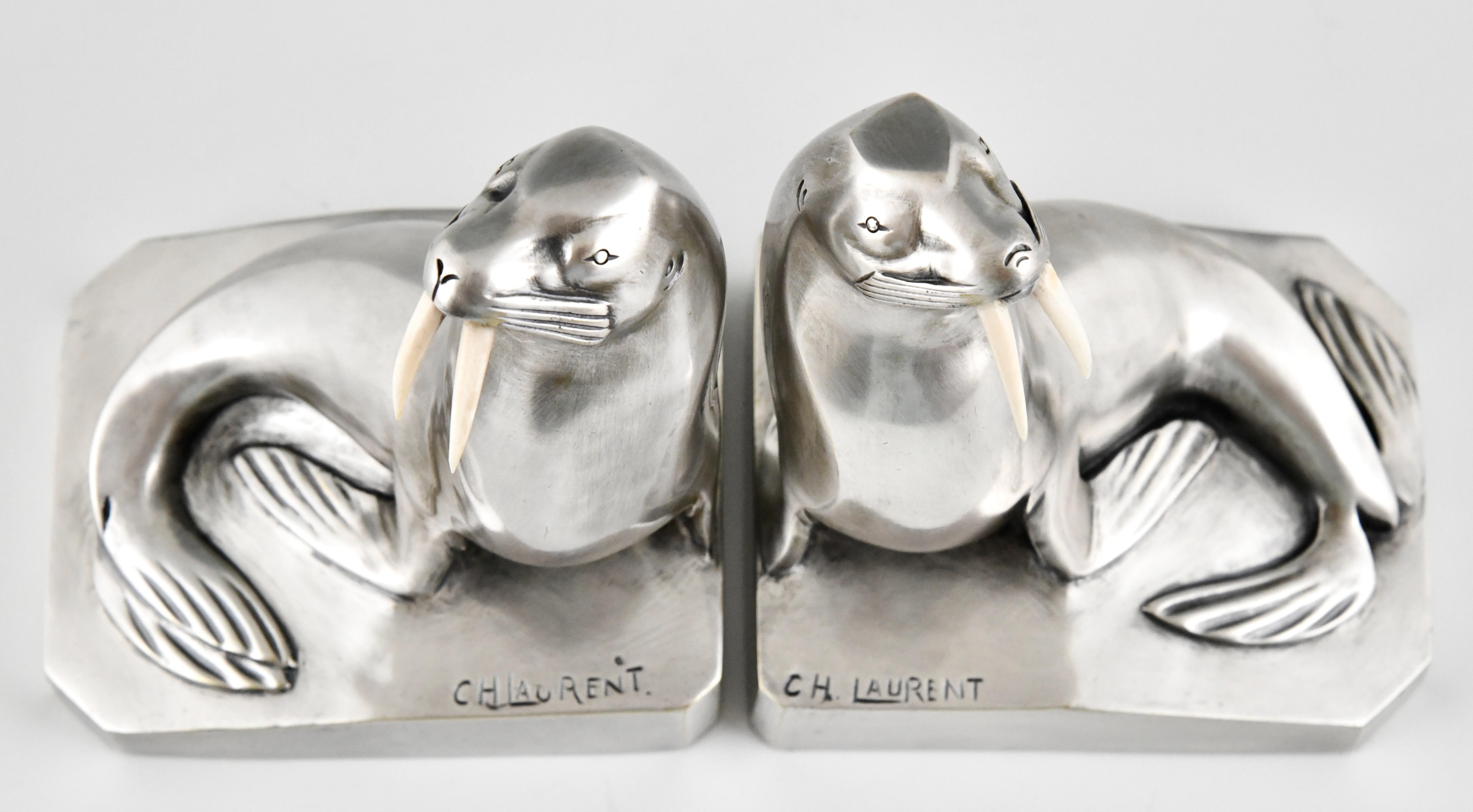 Buchstützen aus versilberter Bronze und Walrus im Art déco-Stil, signiert von G.H. Laurent im Angebot 1