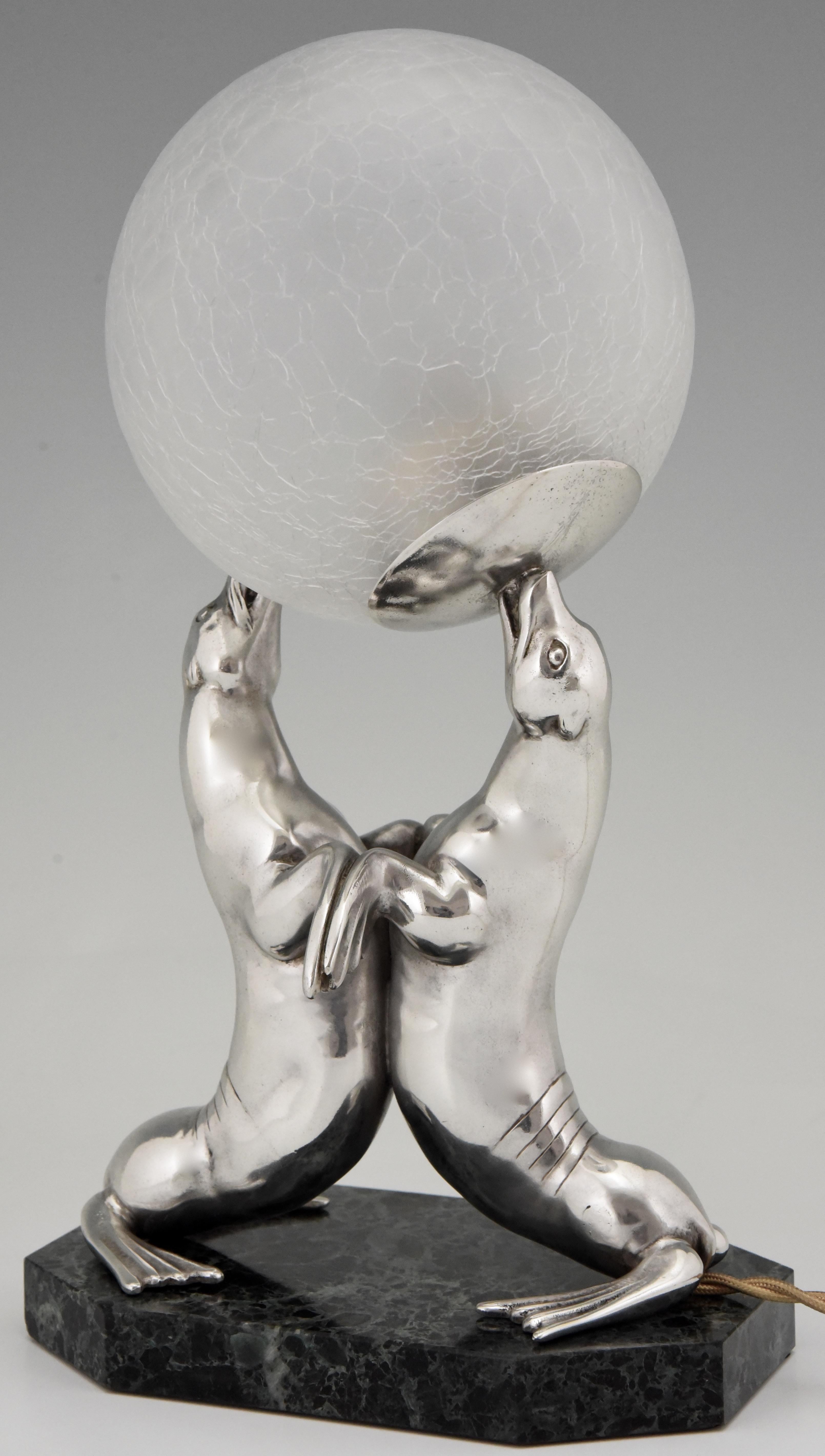 Art Deco Silvered Lamp of Two Seal Playing with a Ball Louis Albert Carvin In Good Condition In Antwerp, BE