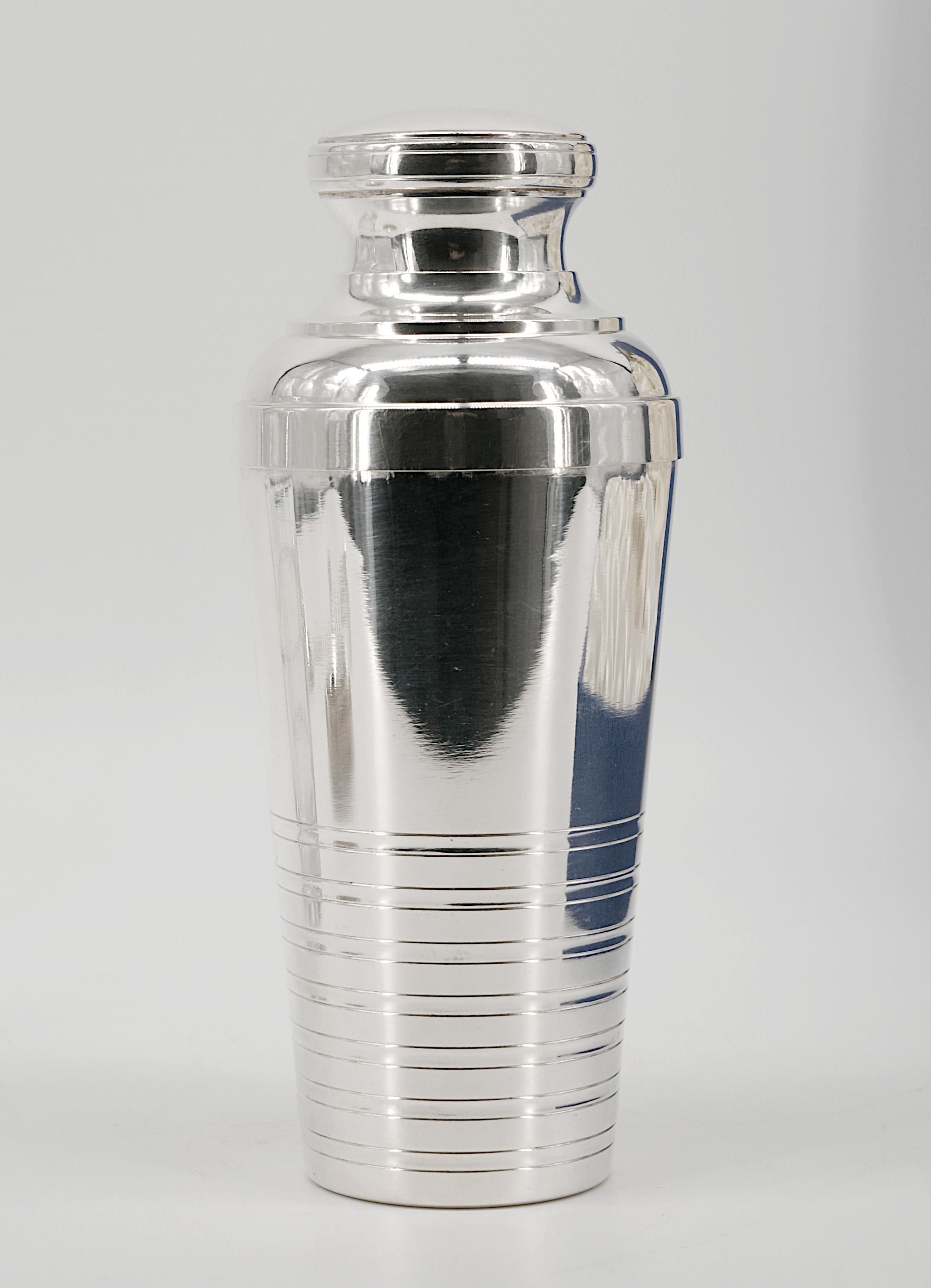 Caja agitadora Art Decó de plata y cristal, 1920 en venta 4