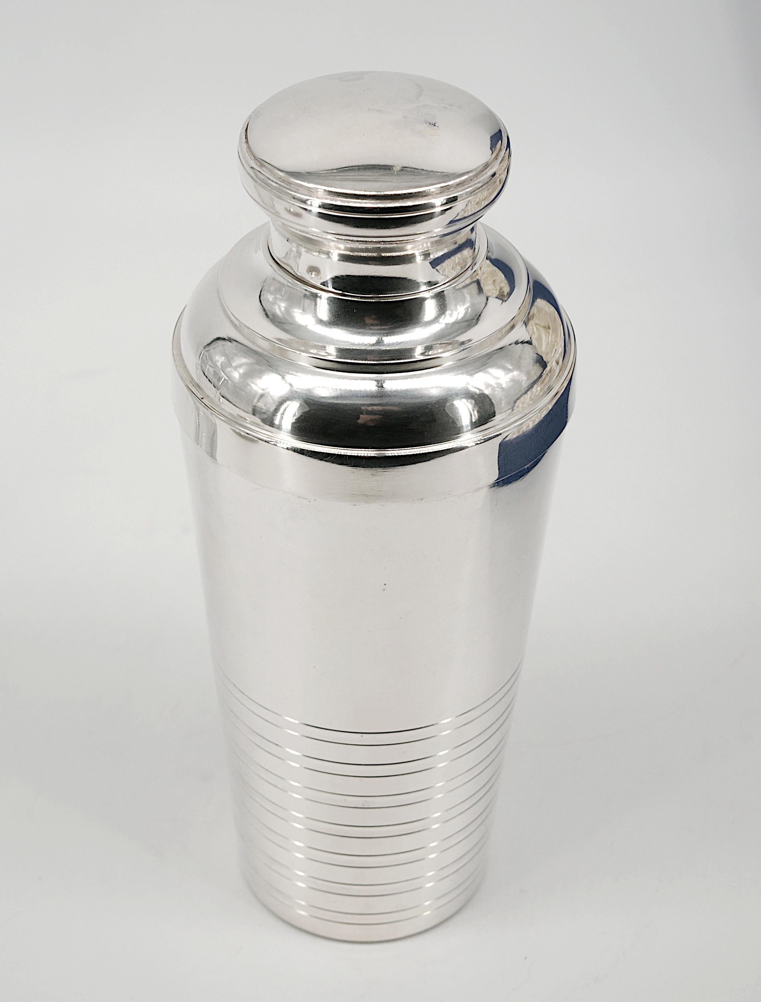 Caja agitadora Art Decó de plata y cristal, 1920 en venta 5