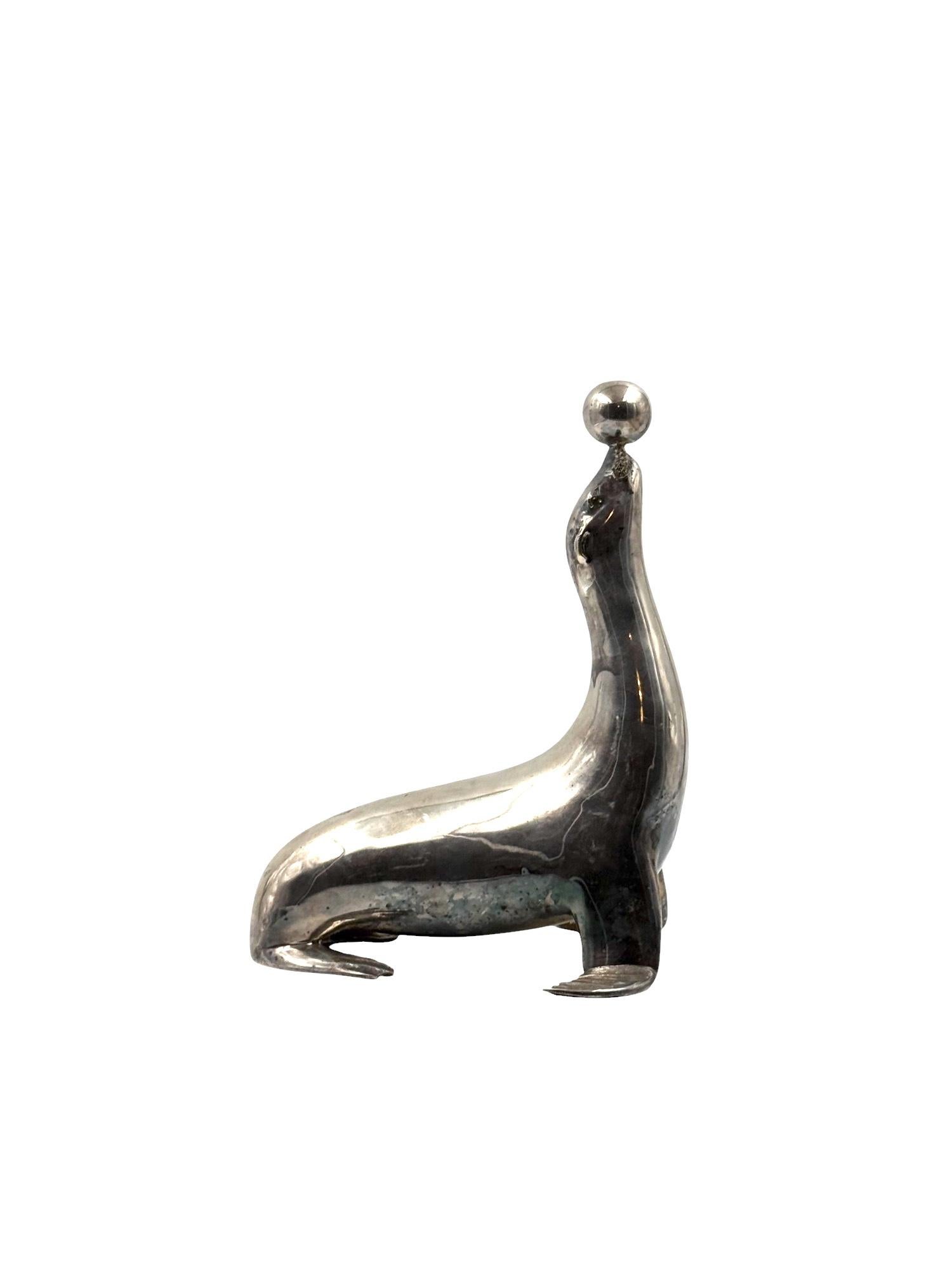 Art deco silverplated brass Seal sculpture, France 1940s in vendita 11