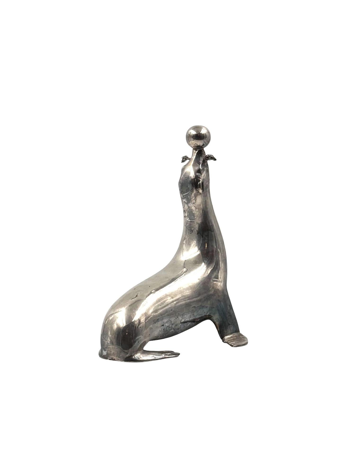 Art deco silverplated brass Seal sculpture, France 1940s in vendita 13