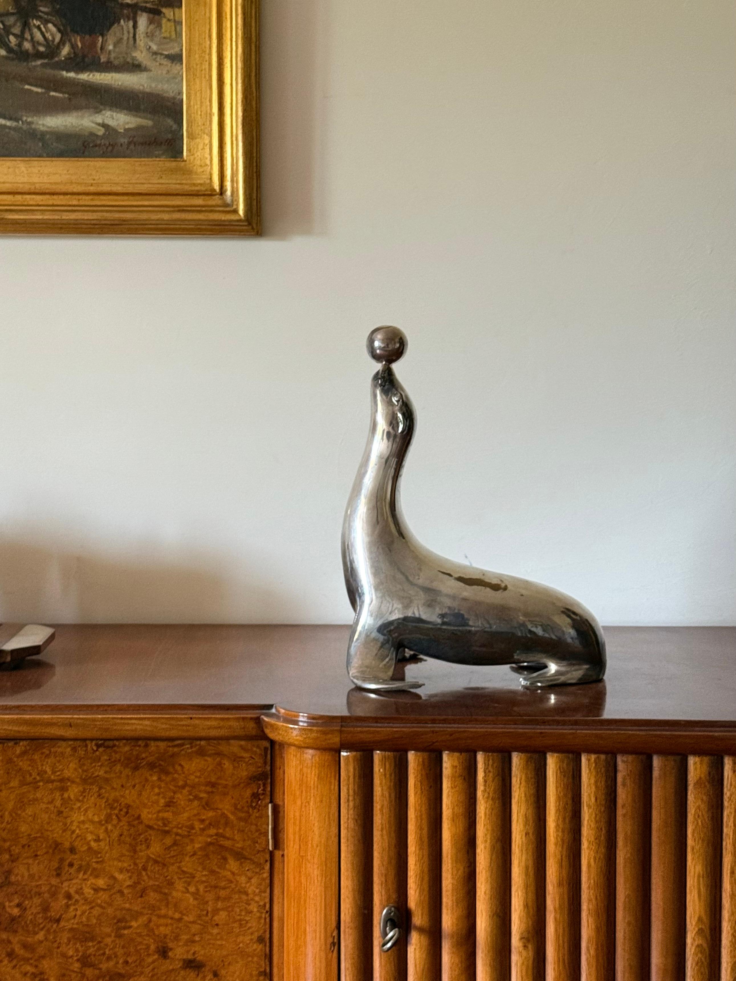 Art Déco Art deco silverplated brass Seal sculpture, France 1940s in vendita