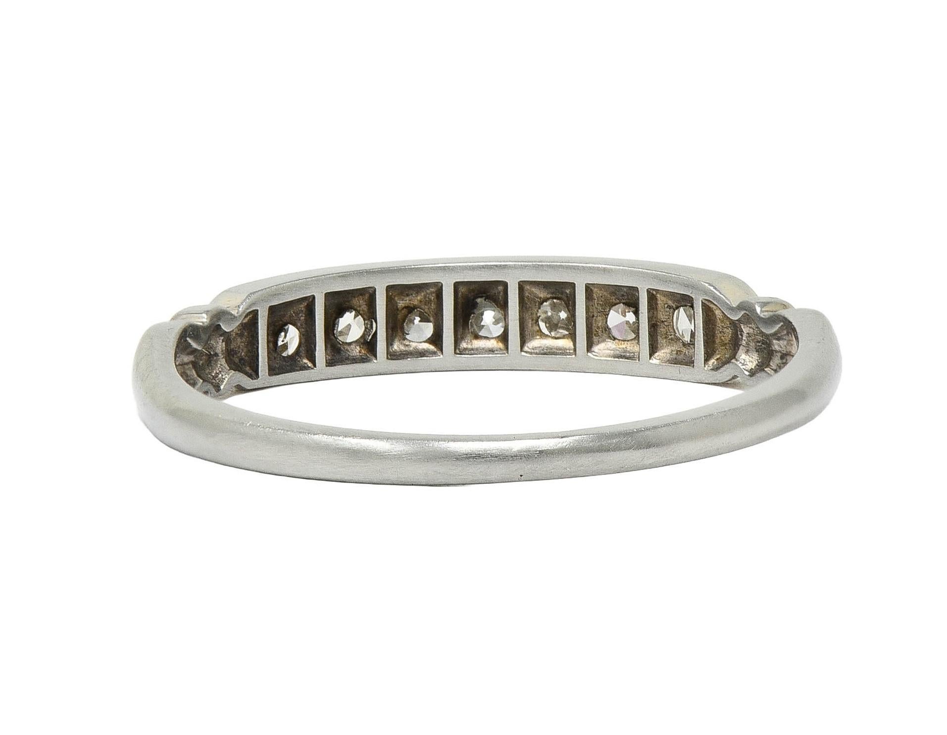 Art Deco Single Cut Diamant 18 Karat Gold Vintage Channel Ehering mit Kanalschliff im Zustand „Hervorragend“ im Angebot in Philadelphia, PA