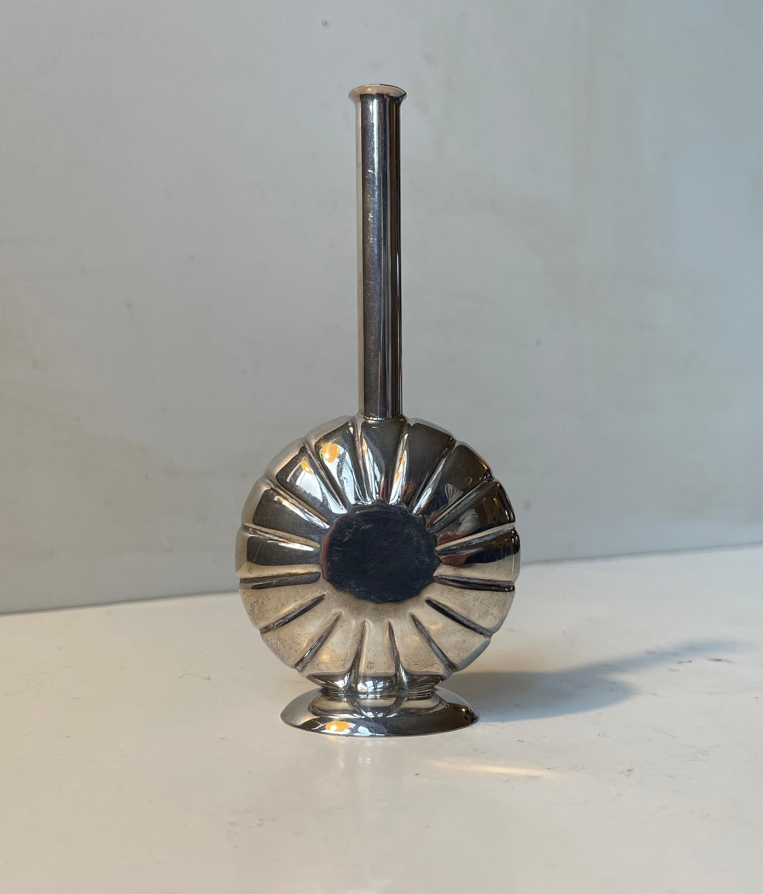 Art Déco Vaso Art Deco per fiori singoli o orchidee in argento, anni '40 in vendita