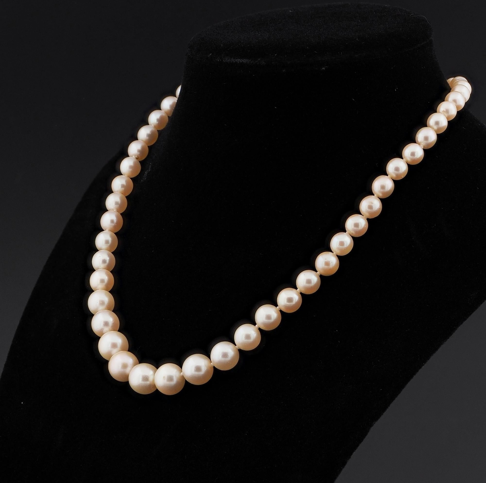 Platinverschluss mit Perlenstrang und 2,90 Karat natürlichem Saphir und Diamant im Art déco-Stil Damen im Angebot