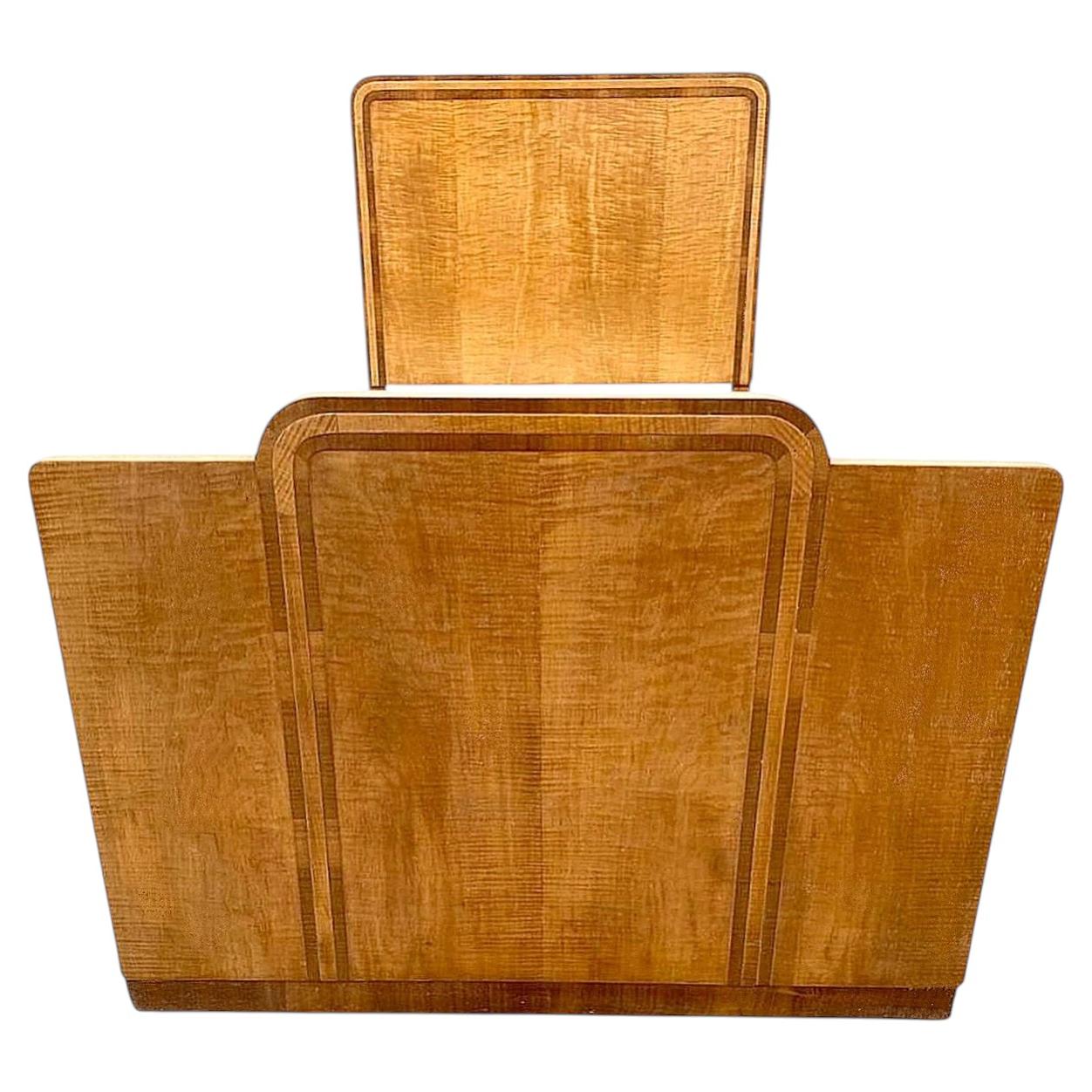 Letto singolo Art Déco in legno di raso e noce biondo, inglese, 1930 ca.