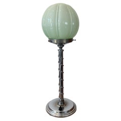 Lámpara de sobremesa Art Déco con pantalla de cristal opaco celadón claro