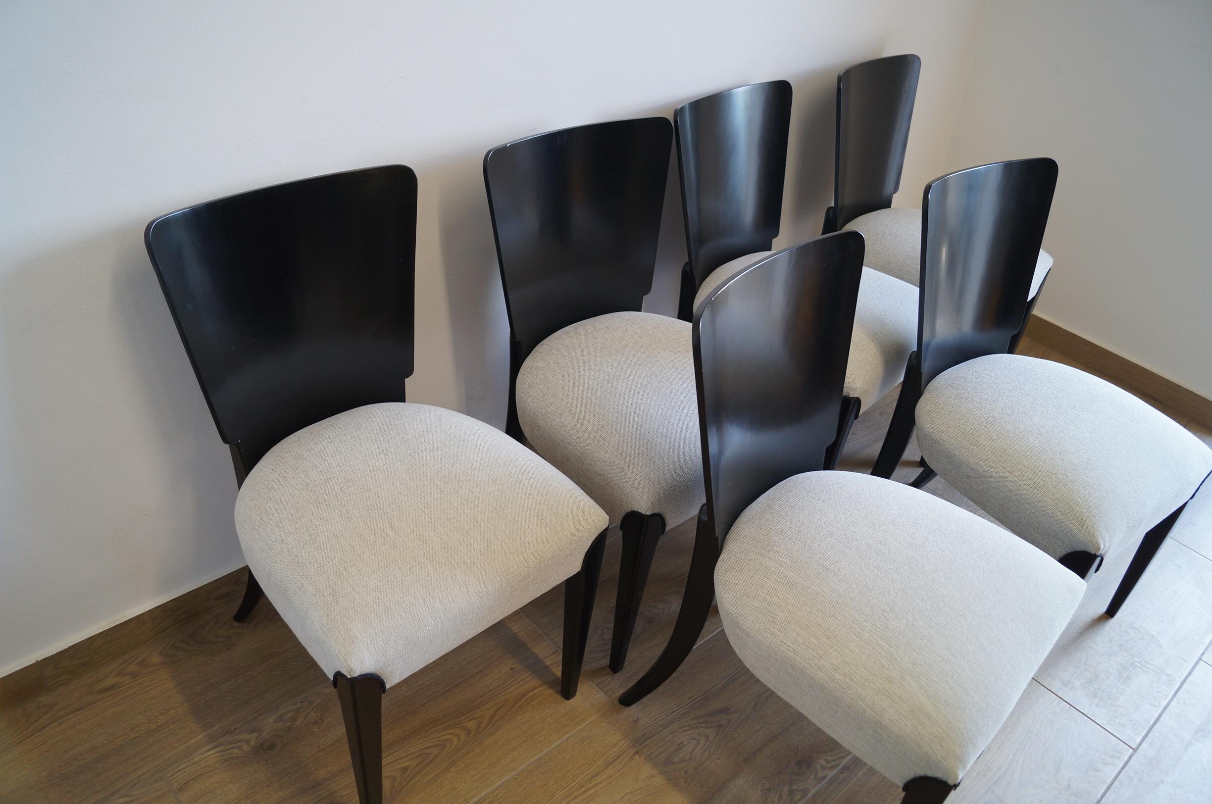 Tchèque Six chaises Art Déco J.Halabala . en vente