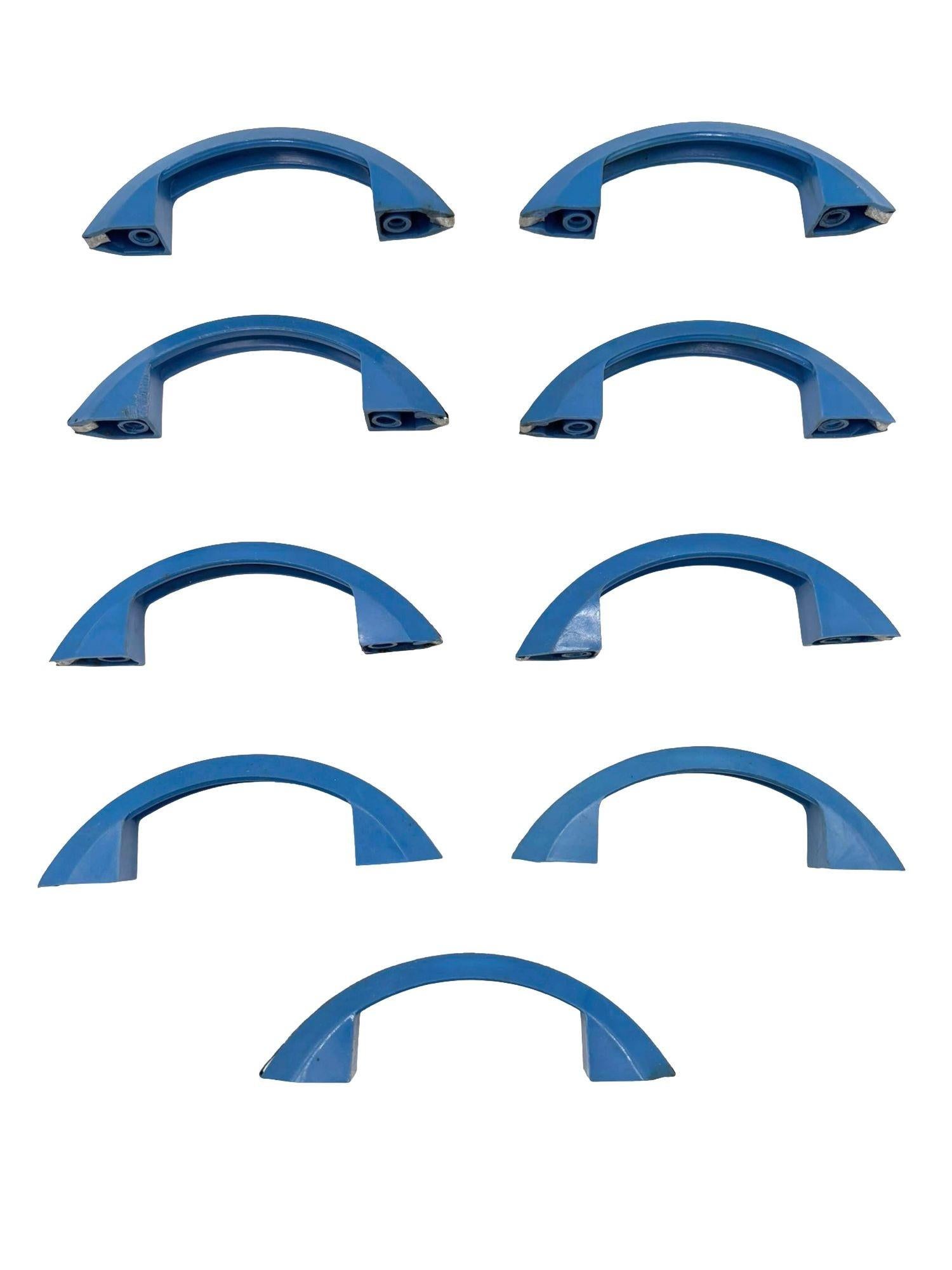 Art Déco Cassettiera Art Deco in catalina/bakelite blu cielo con striscia cromata, set di 9 pezzi in vendita