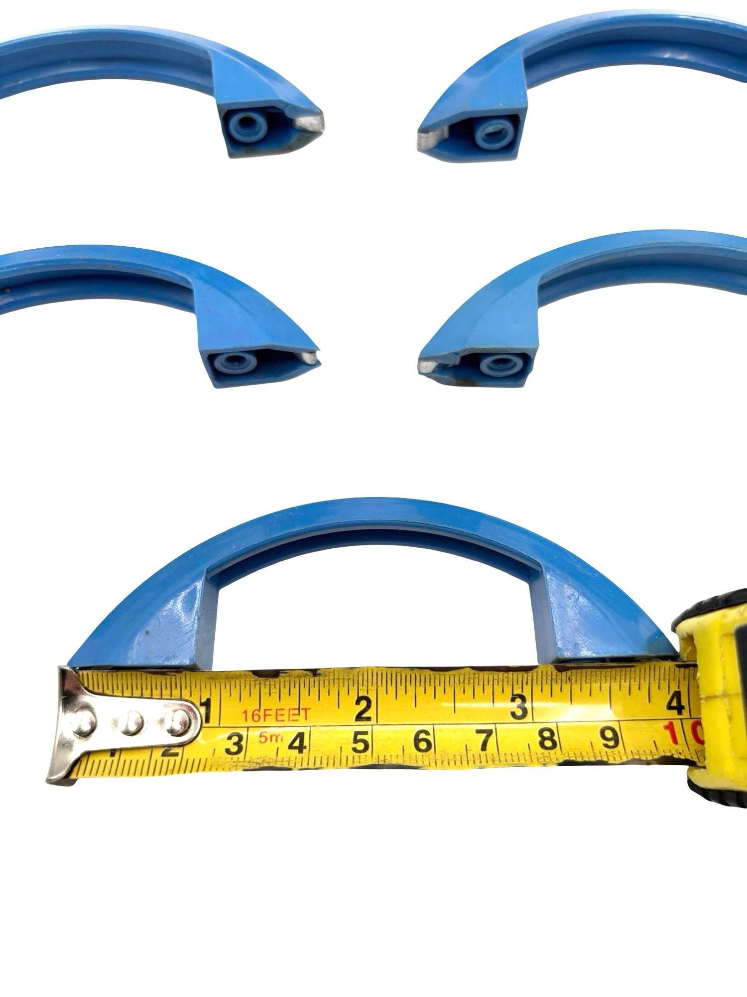 Alluminio Cassettiera Art Deco in catalina/bakelite blu cielo con striscia cromata, set di 9 pezzi in vendita