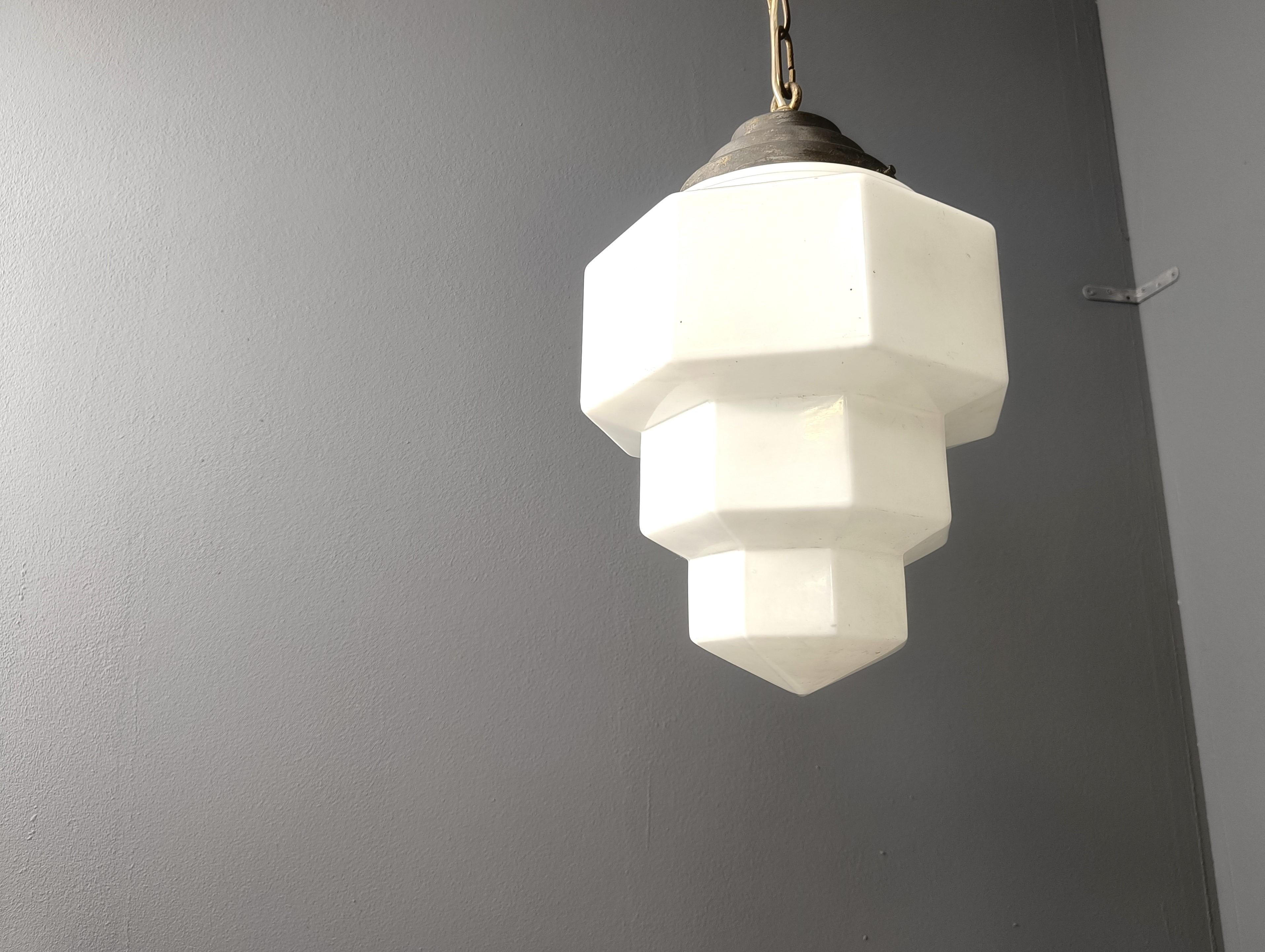 Art deco skyscraper pendant light 1930s In Good Condition In Leuven, Vlaams Gewest