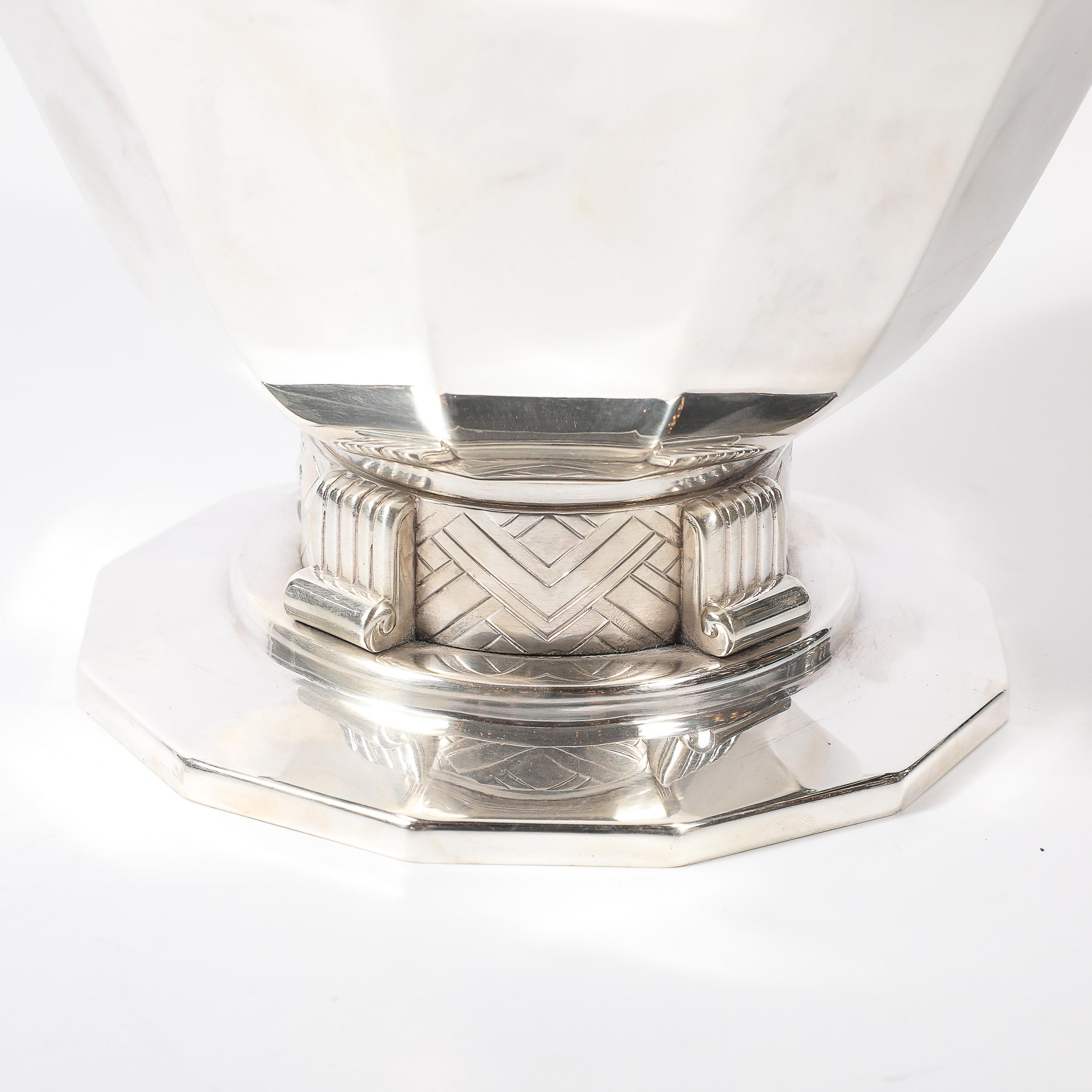 Americano Ciotola in stile grattacielo Art Deco Apollo Co placcata in argento con motivo a Chevron in vendita