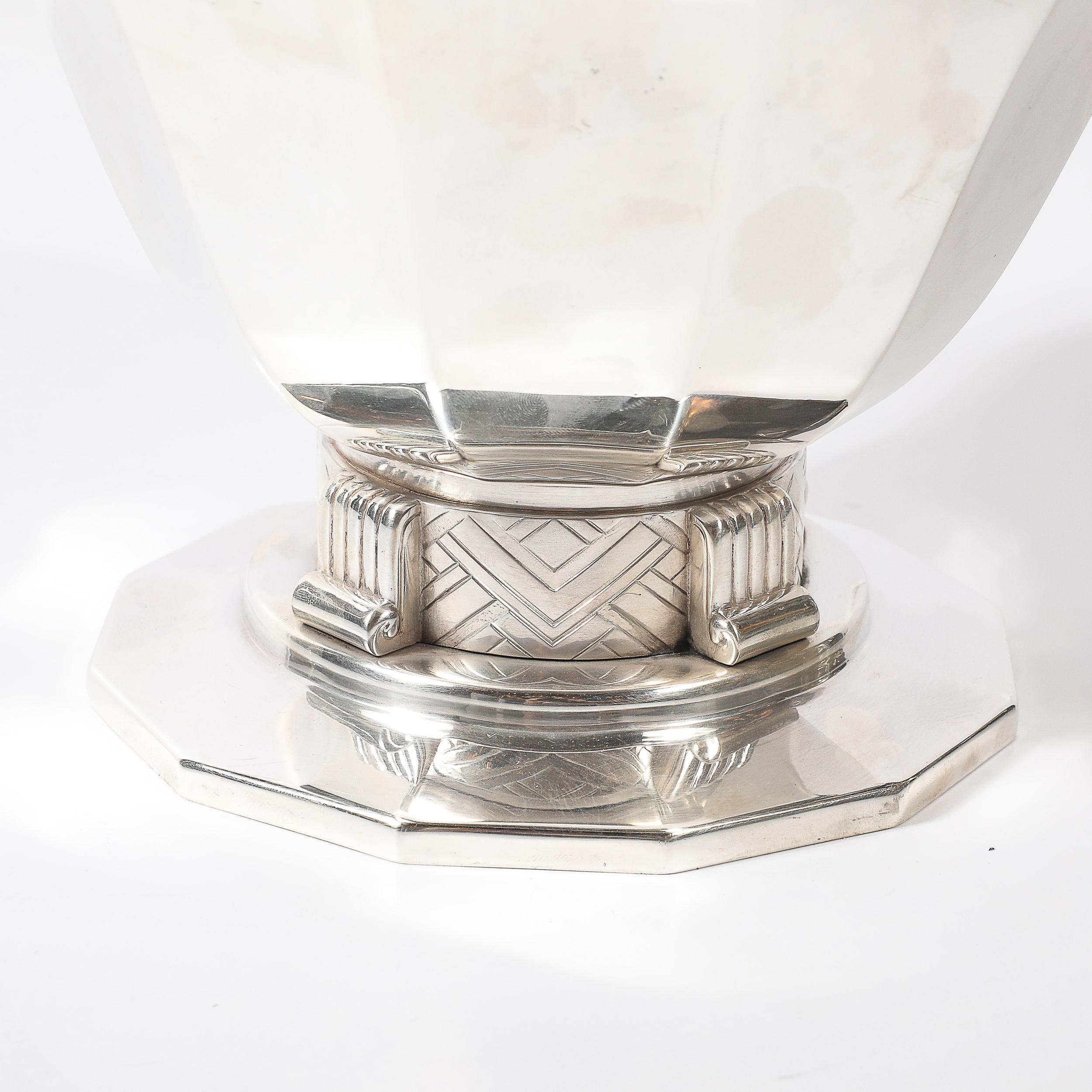 Placcato argento Ciotola in stile grattacielo Art Deco Apollo Co placcata in argento con motivo a Chevron in vendita
