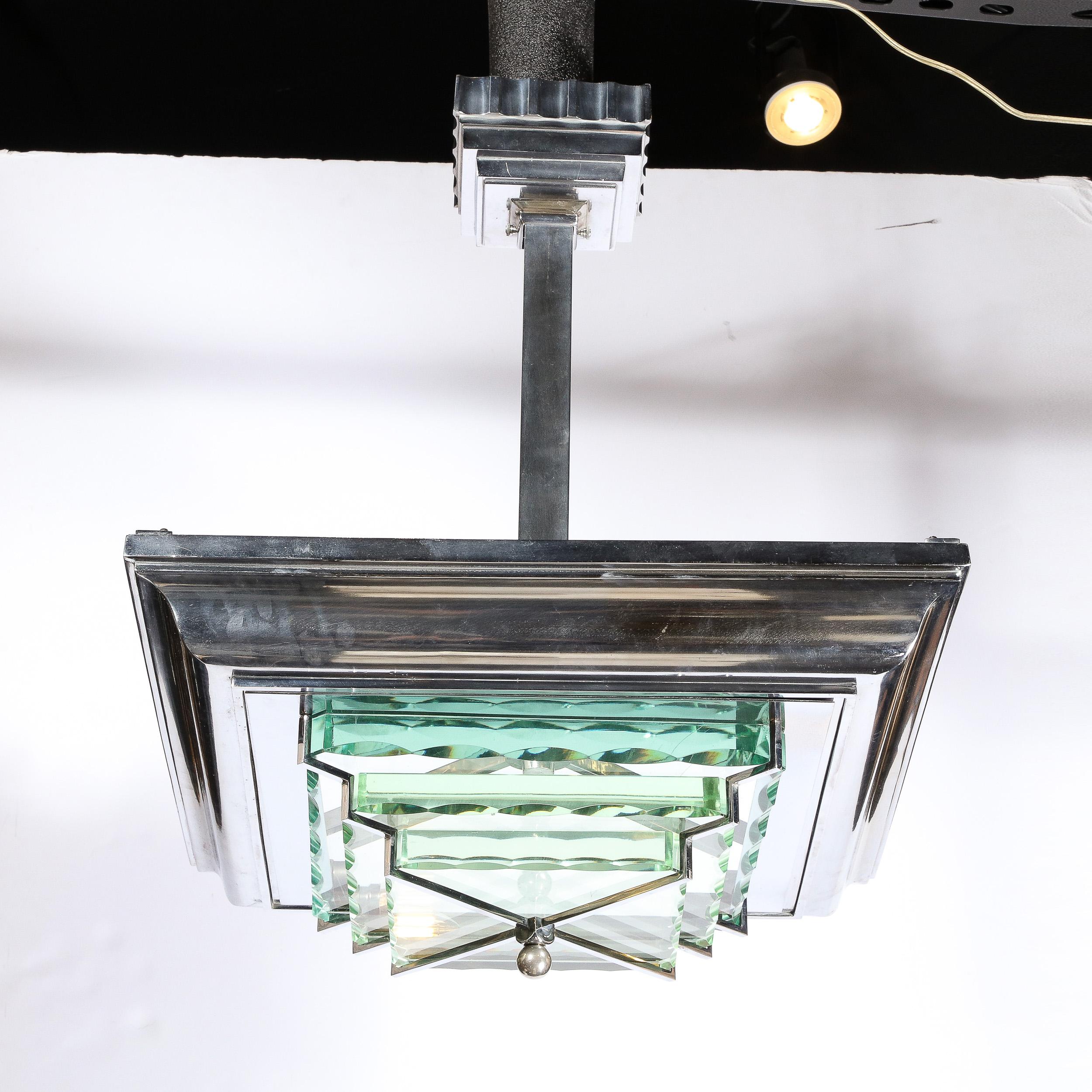 Art déco-Wolkenkratzer-Stil  Maschinenzeitalter  Kronleuchter aus poliertem Aluminium und Glas (Französisch)