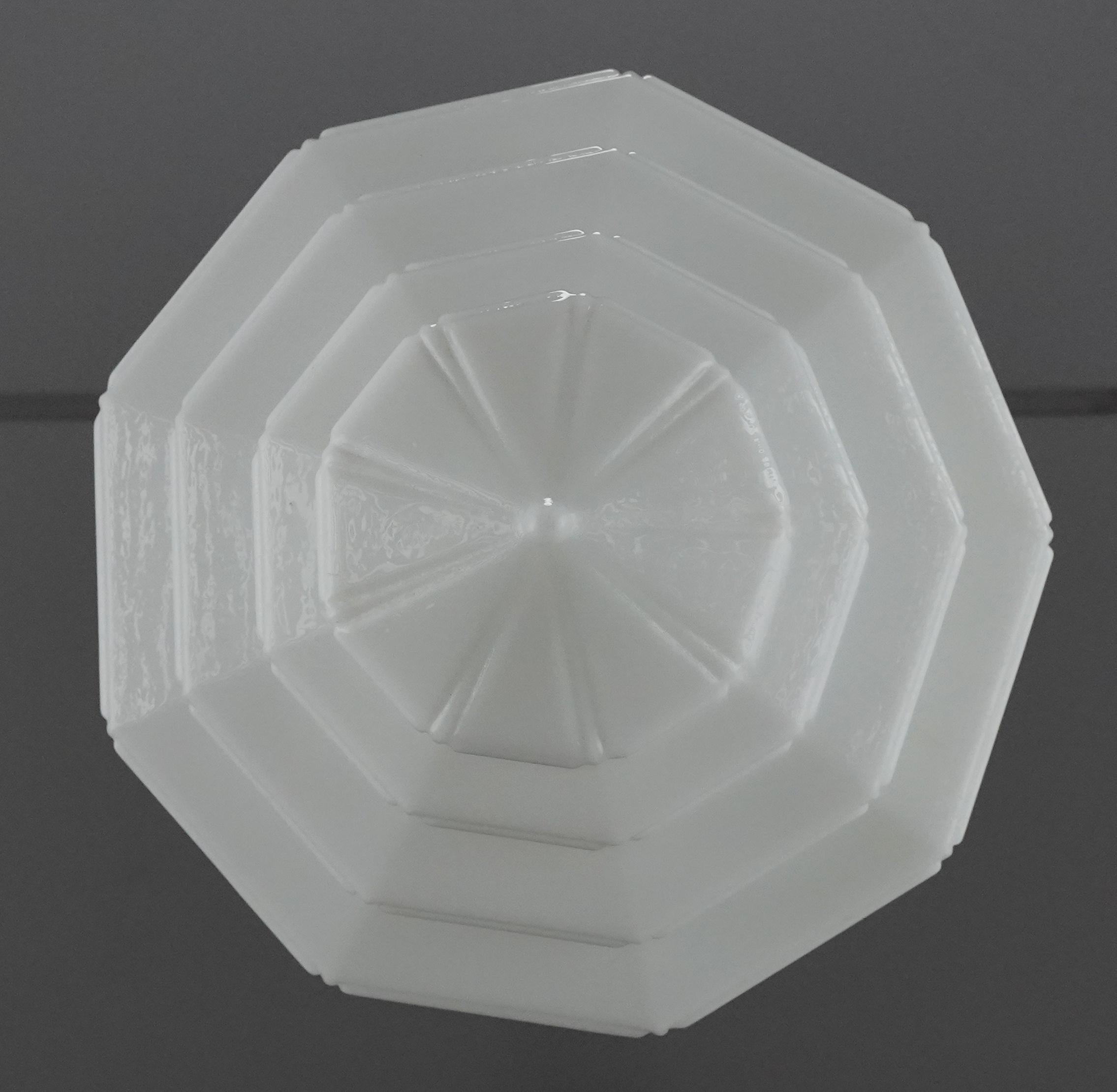 Art Deco Skyscraper White Milk Glass Pendant Light in vendita 1