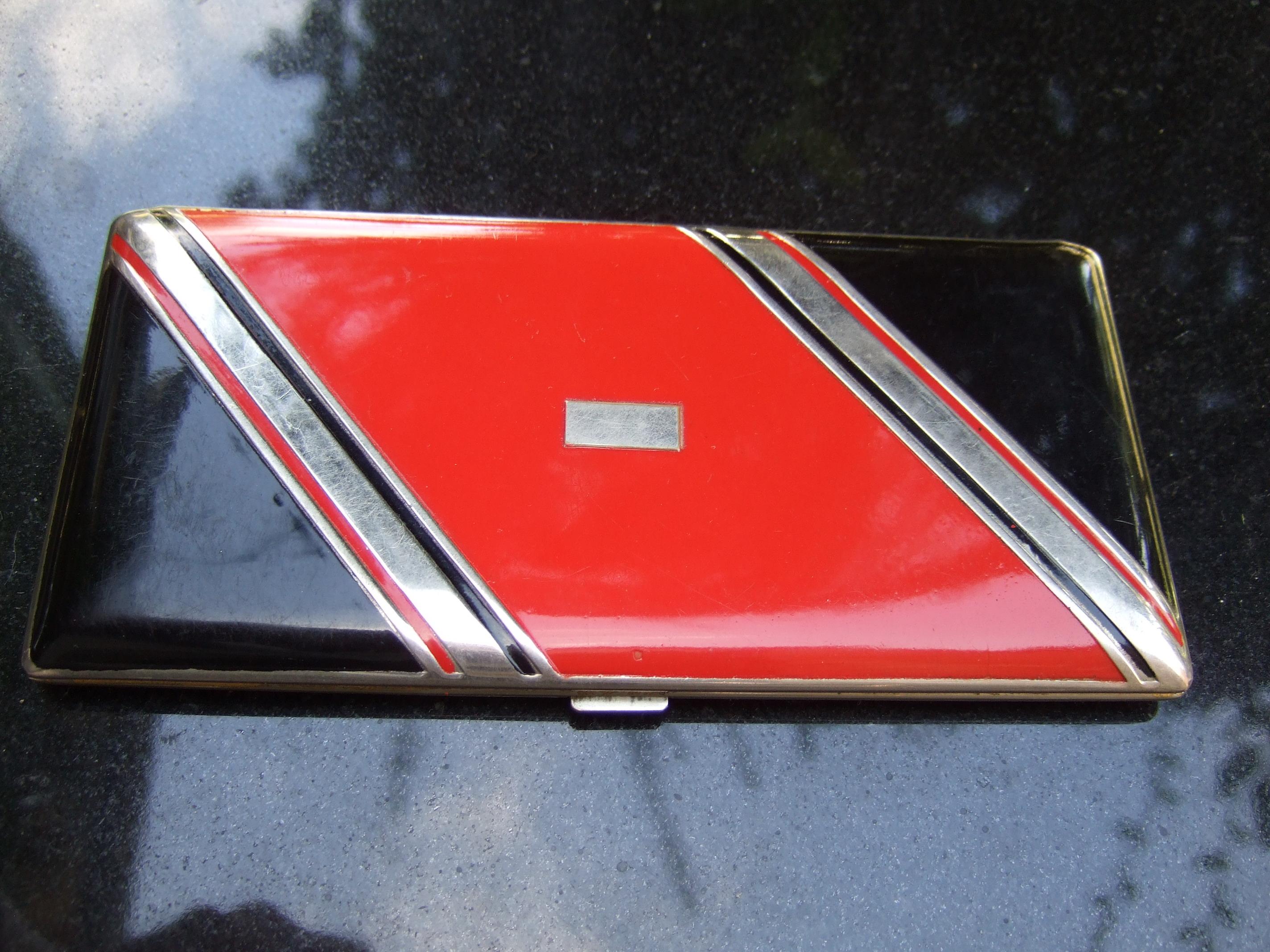 Elegantes rotes Art déco-Stil  Schwarz Emaille Unisex-Zigarettenetui ca. 1940er Jahre im Angebot 1