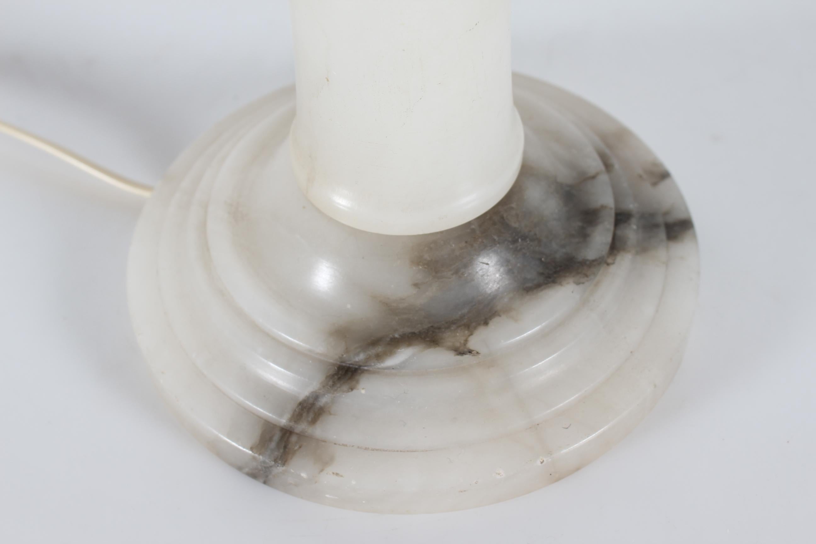 Art Deco Slim Alabaster Table and or Desk Lamp 1930s European In Good Condition For Sale In Silkeborg, Silkeborg