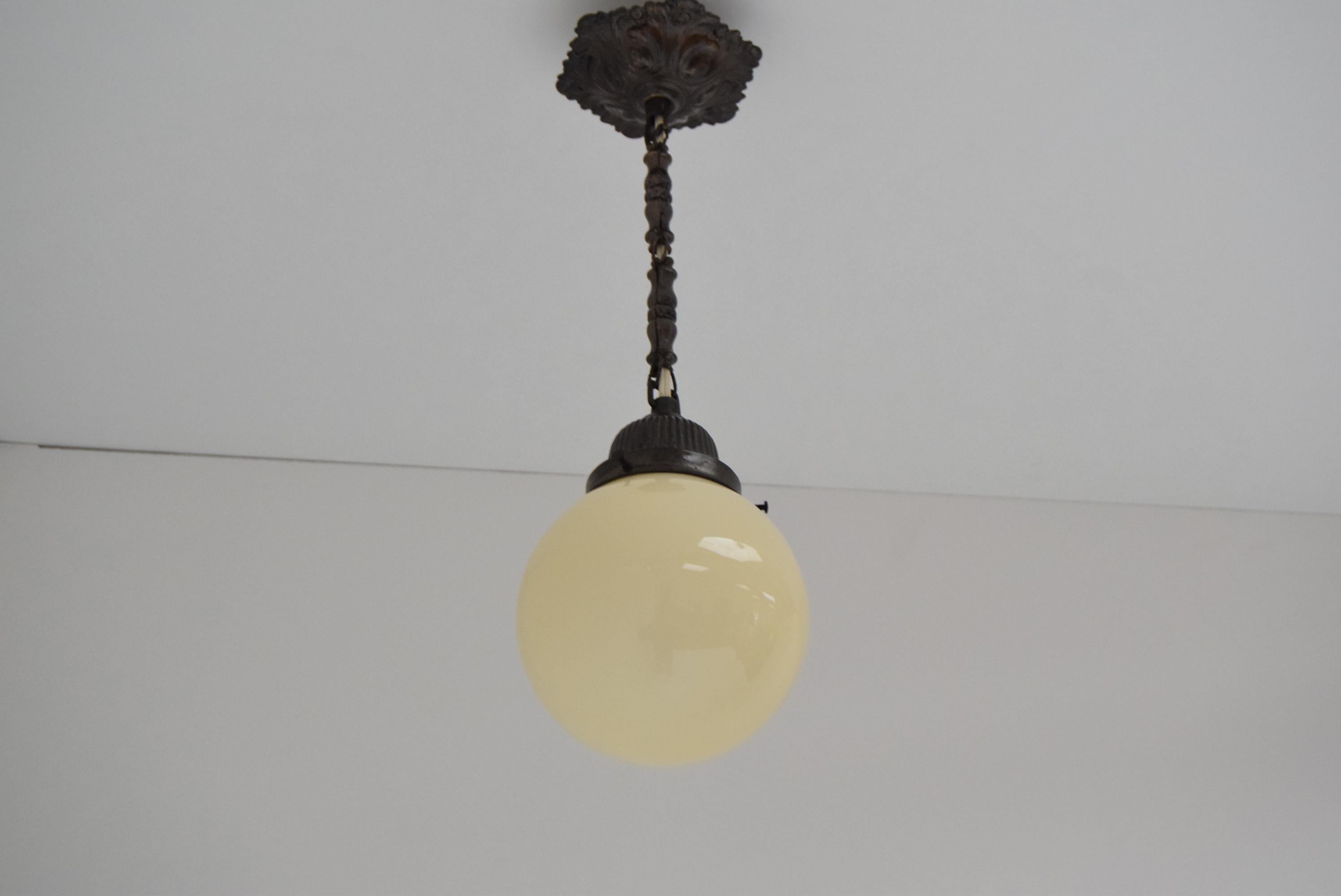Metà XX secolo Piccolo ciondolo Art Déco, anni '30 in vendita