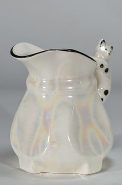 Petit pichet-vase Art déco avec anse en forme de chat, Czecho-Slovaquie 1918-1938