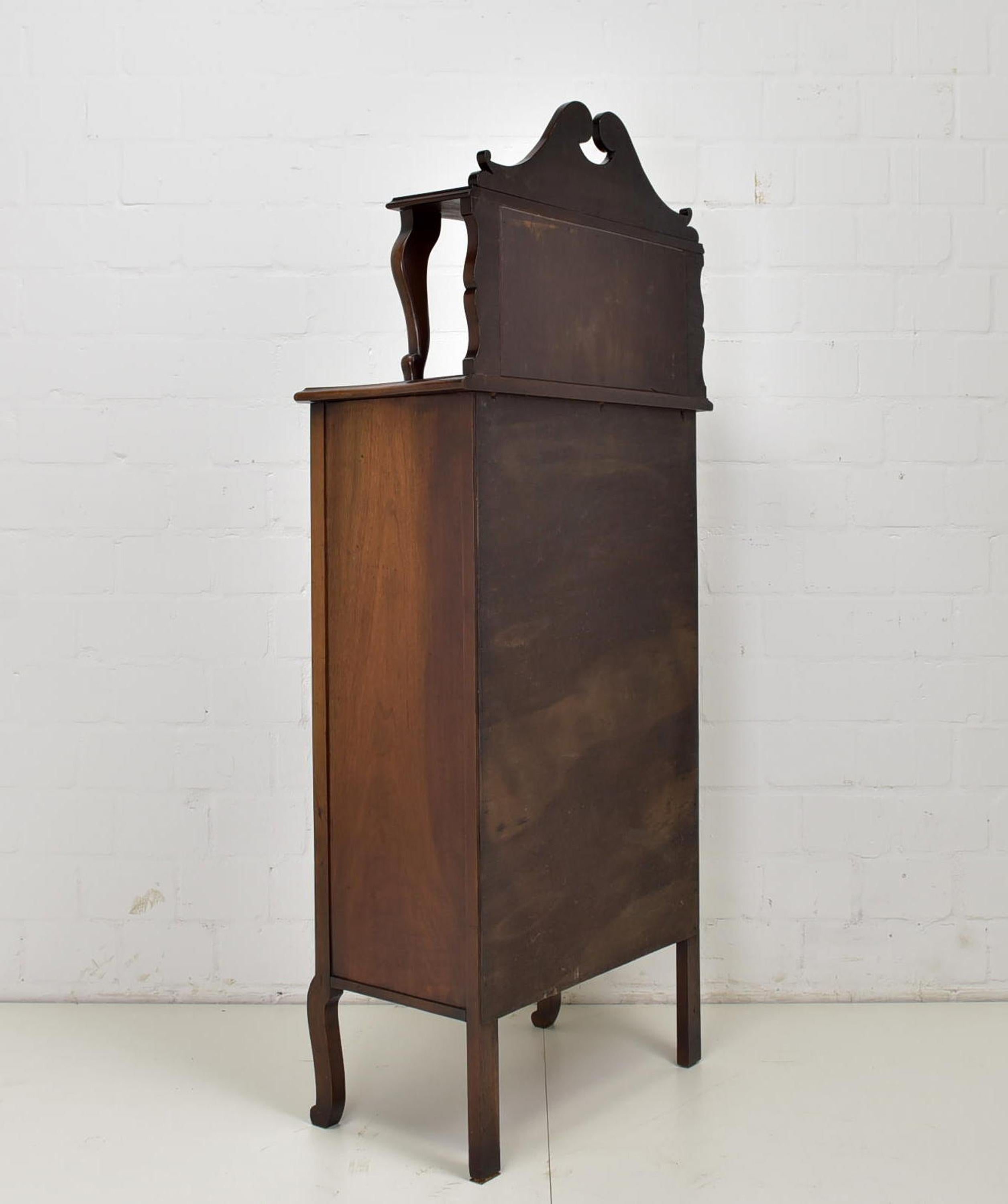 Kleiner Art-Déco-Schrank aus Nussbaumholz, schmal, 1930 2