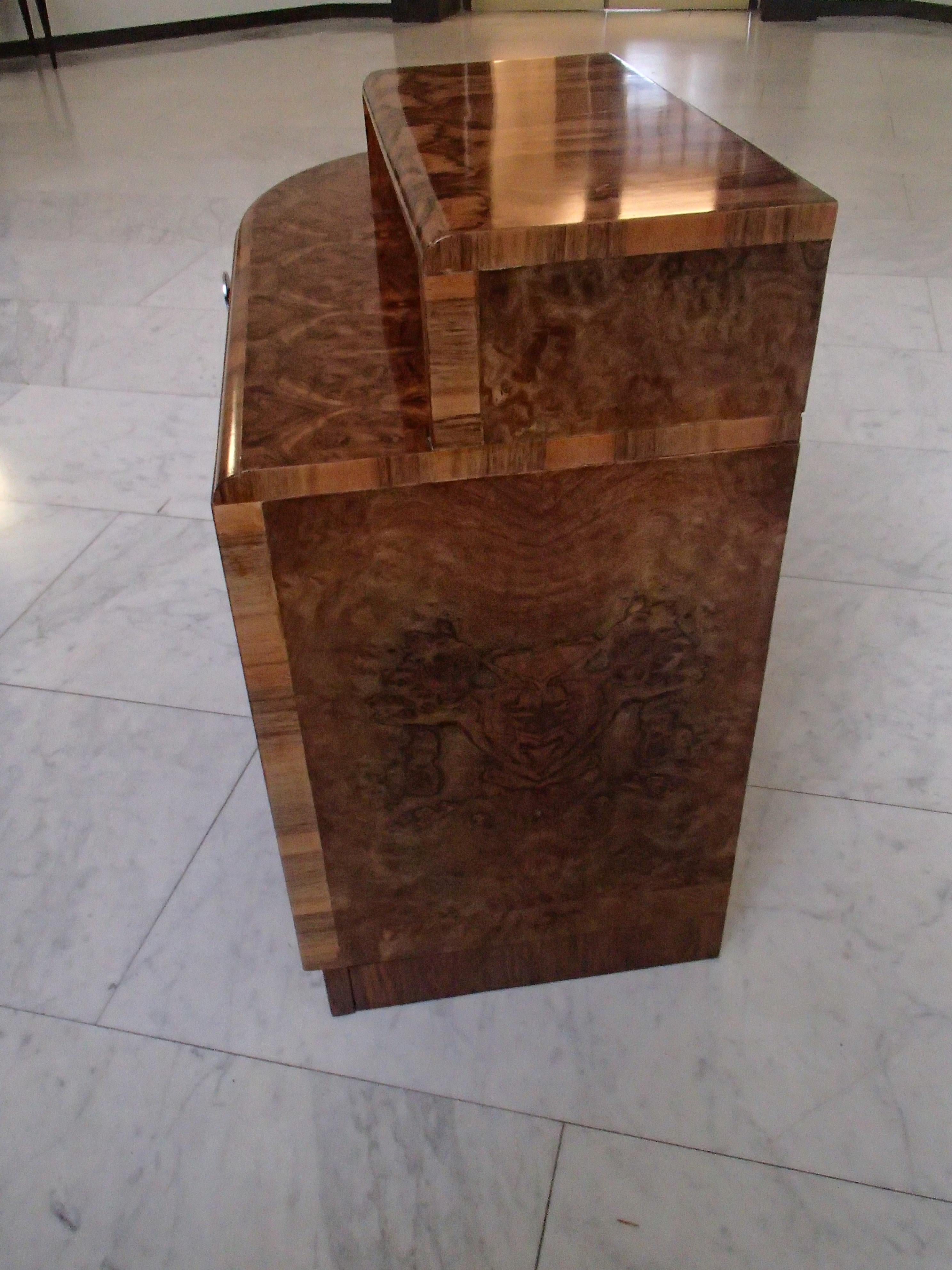 Art Deco Small Sideboard, Drinking Cabinet or Cupboard Walnut Roots Veneer For Sale 3