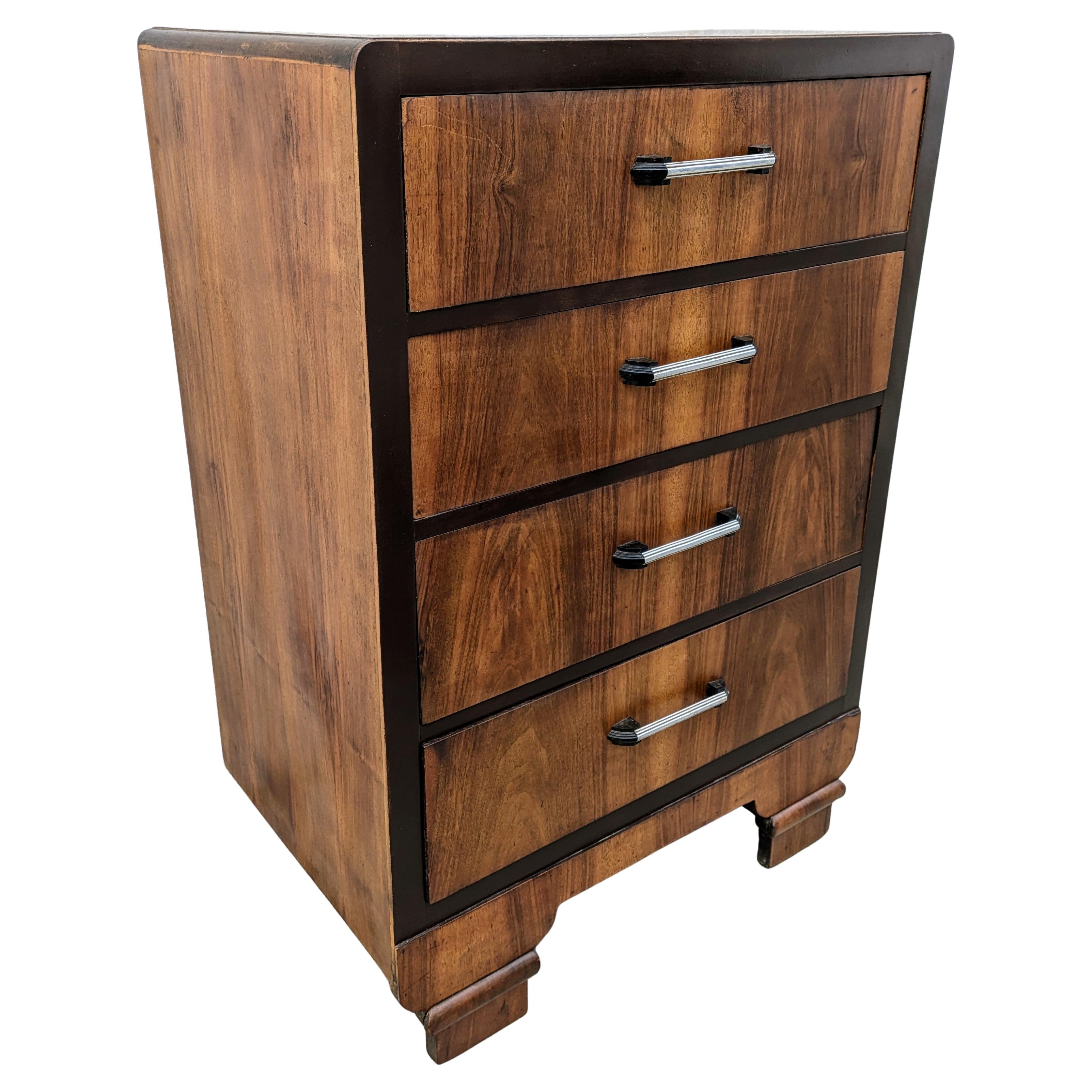 Art Deco Small Walnut Chest Of Four Drawers, English c1930's For Sale 2