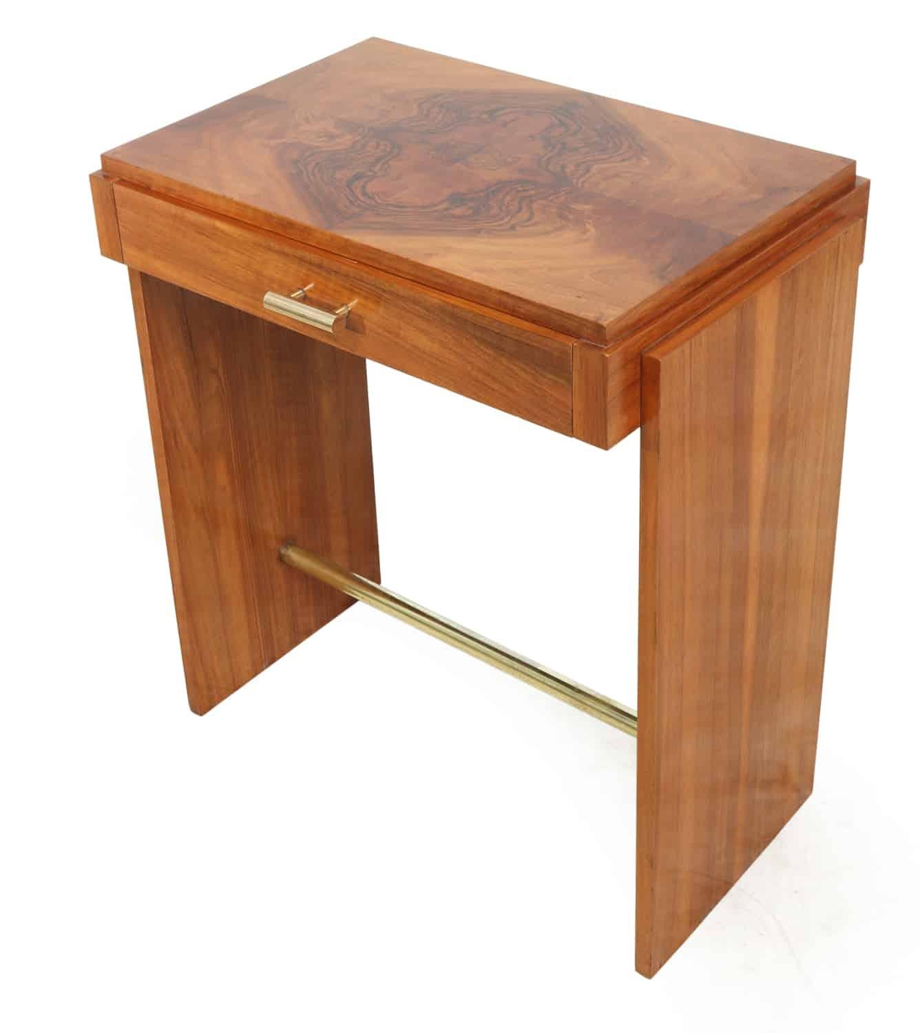 Art Deco Small Walnut Writing Table, circa 1930 In Excellent Condition For Sale In Paddock Wood, Kent