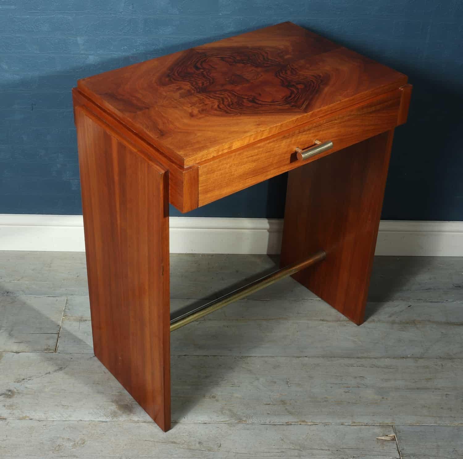 Art Deco Small Walnut Writing Table, circa 1930 For Sale 1