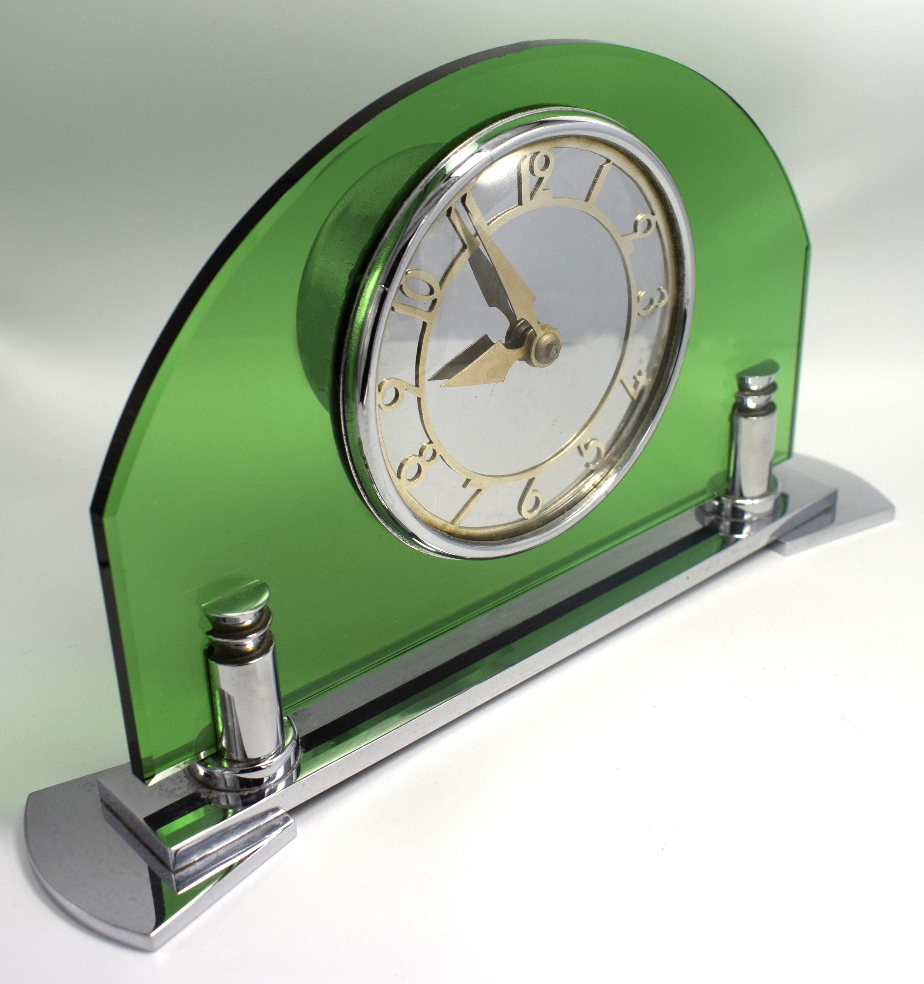 For your consideration is this very attractive Art Deco Smiths English 8 day chrome and green glass clock. Great size for mantel (fireplace) of desk areas. We've had the clock fully serviced May 2019 and so comes to you in good working condition.