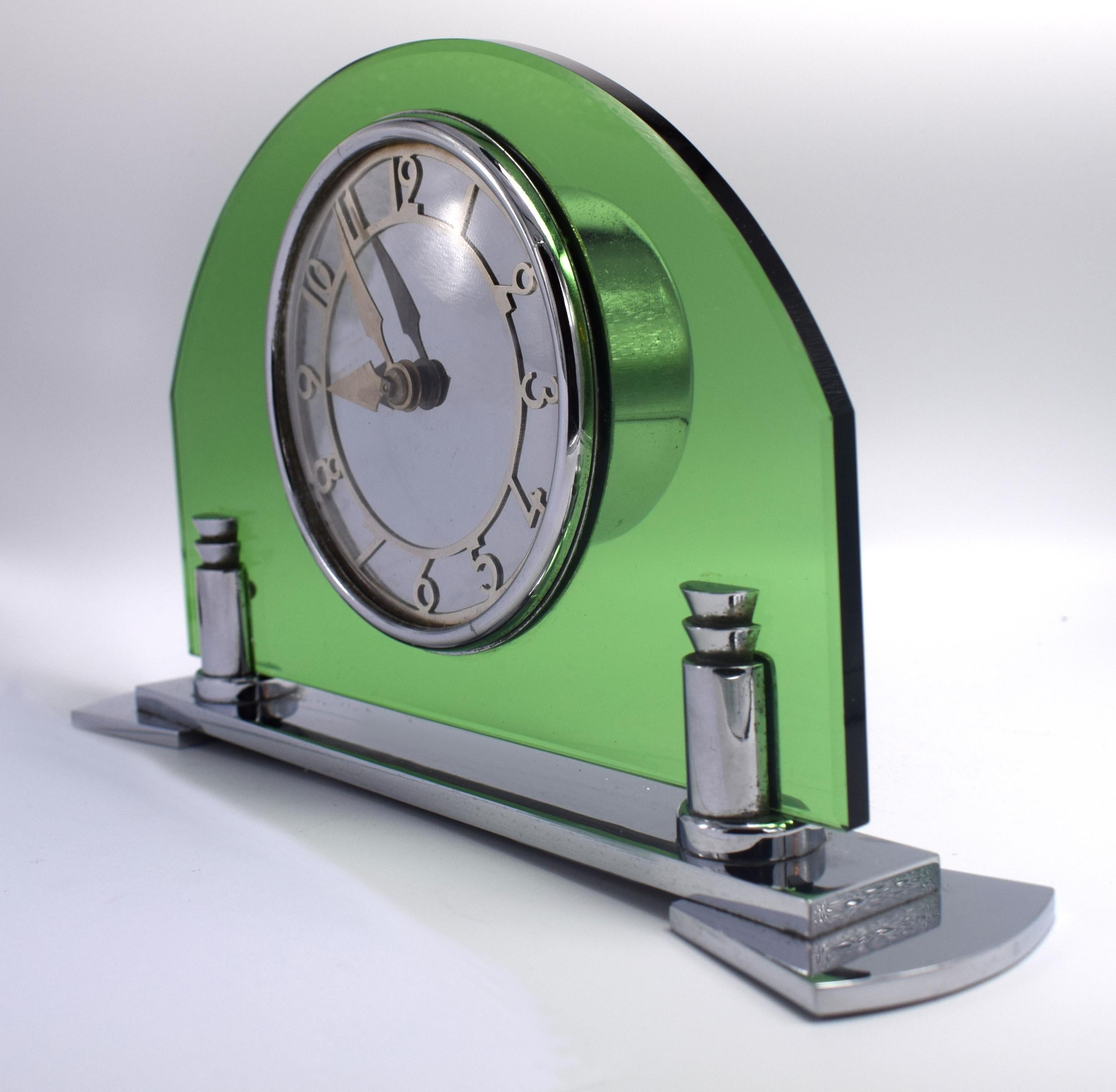Art Deco Smiths English 8 Day Chrome and Green Glass Clock, circa 1930 In Good Condition In Devon, England