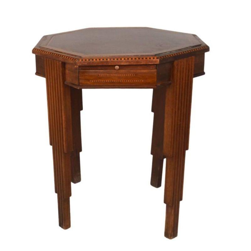1925/1930 octagonal Art Deco smoker's table with pull tabs, height 65 cm for a diameter of 60 cm.