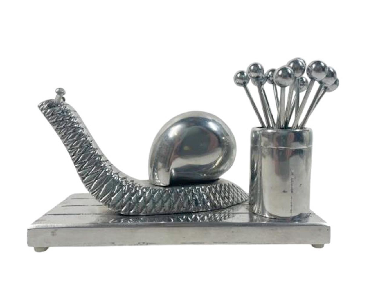 Juego de picos de cóctel Art Decó con forma de caracol en aluminio fundido Francés en venta
