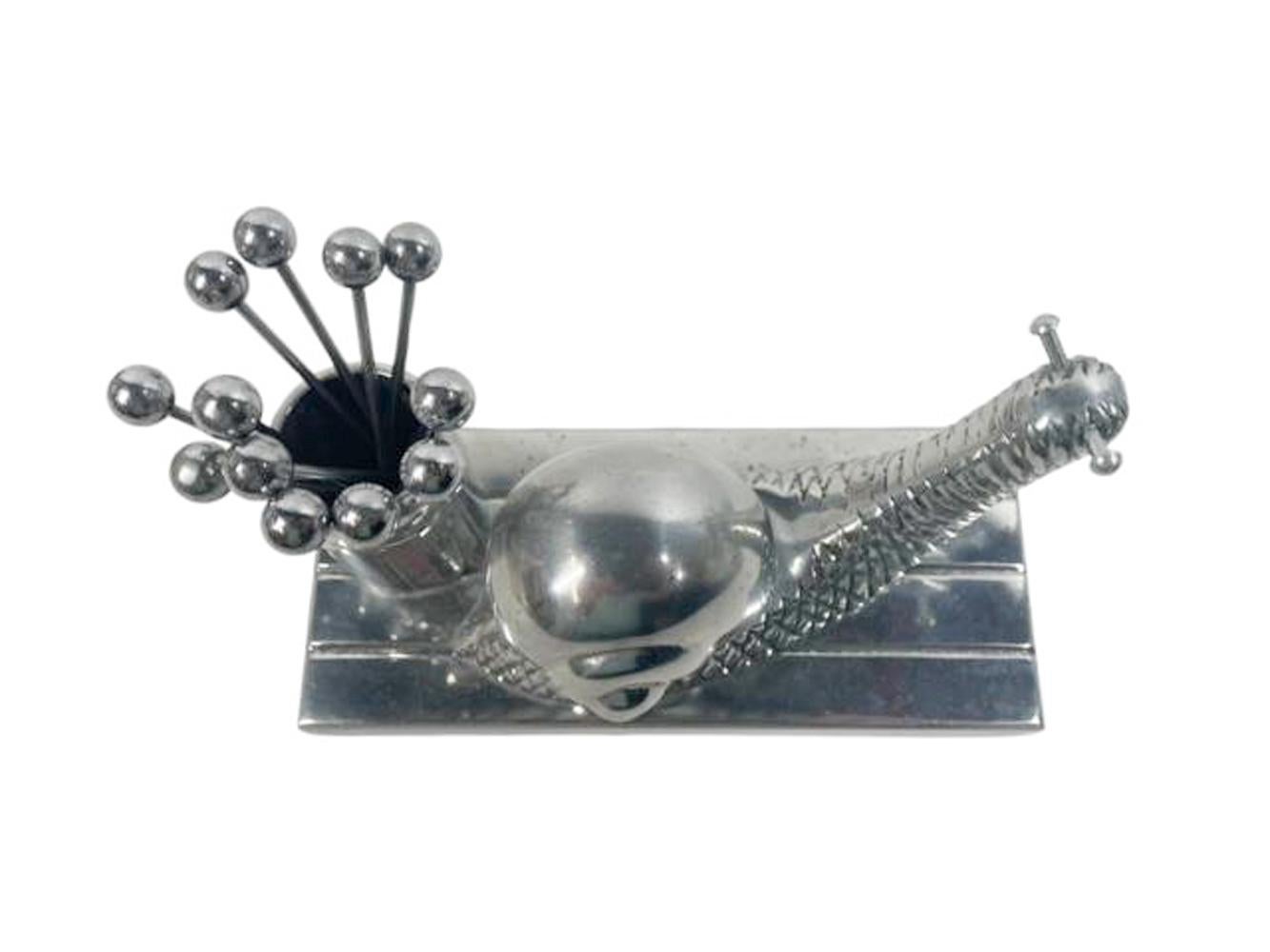 Juego de picos de cóctel Art Decó con forma de caracol en aluminio fundido siglo XX en venta