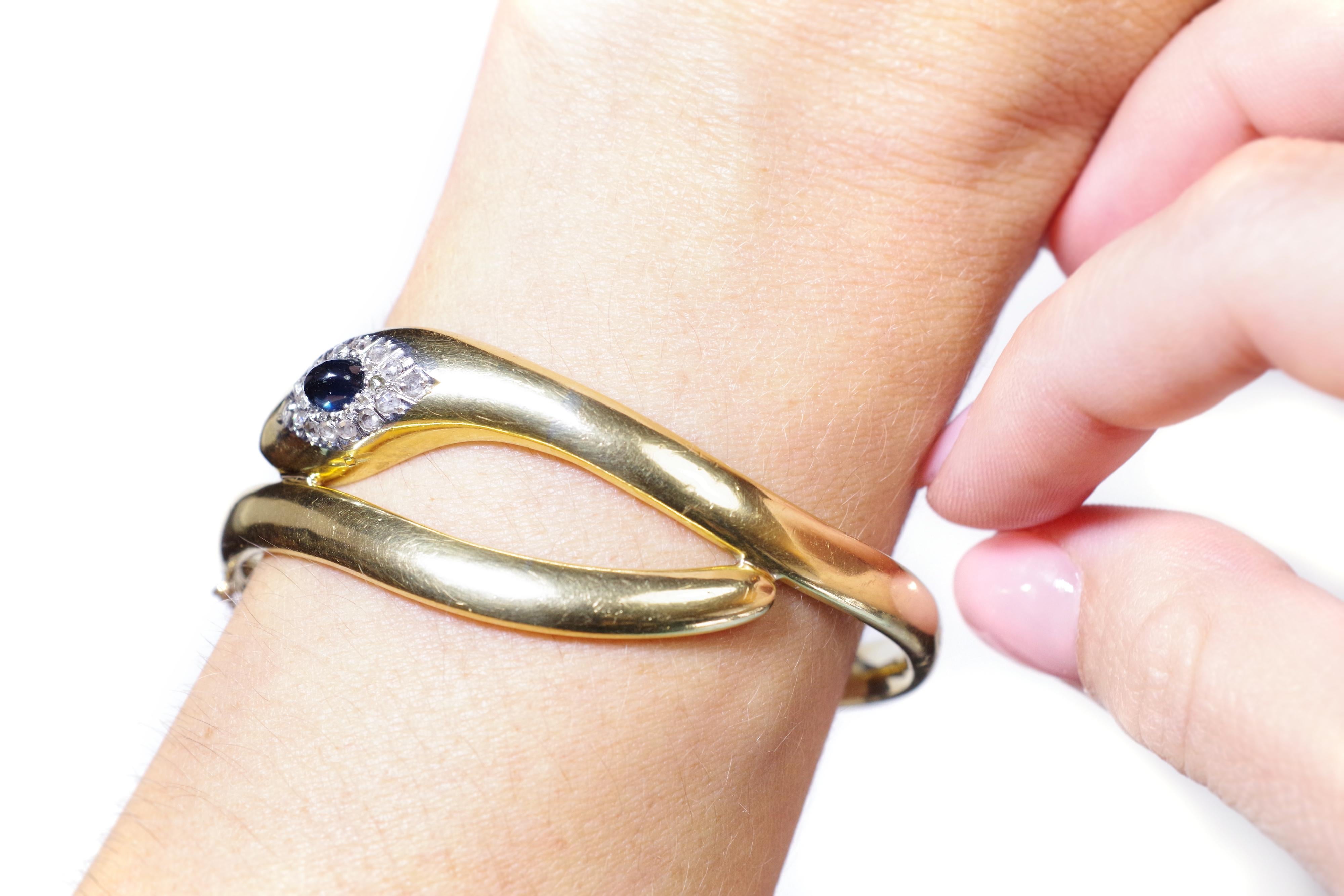 Art Deco Snake Bracelet in 18k Gold and Platinum, Sapphire, Diamonds For Sale 3