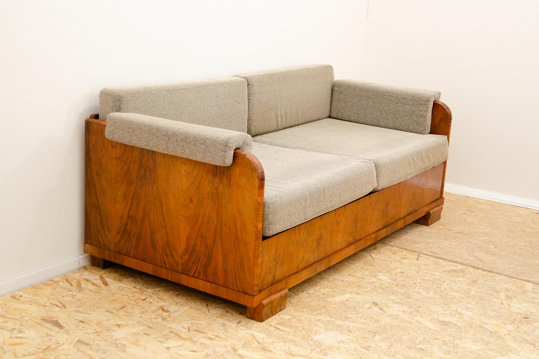 ART DECO sofa, 1930´s, Czechoslovakia In Good Condition For Sale In Prague 8, CZ