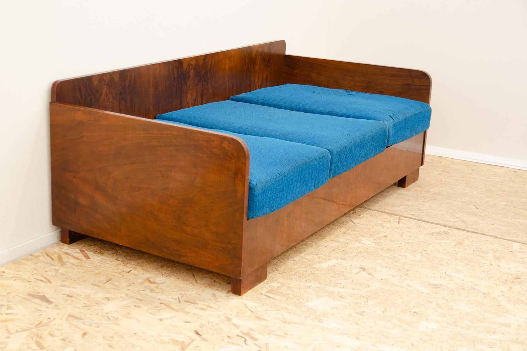 Veneer ART DECO sofa, 1930´s, Czechoslovakia For Sale