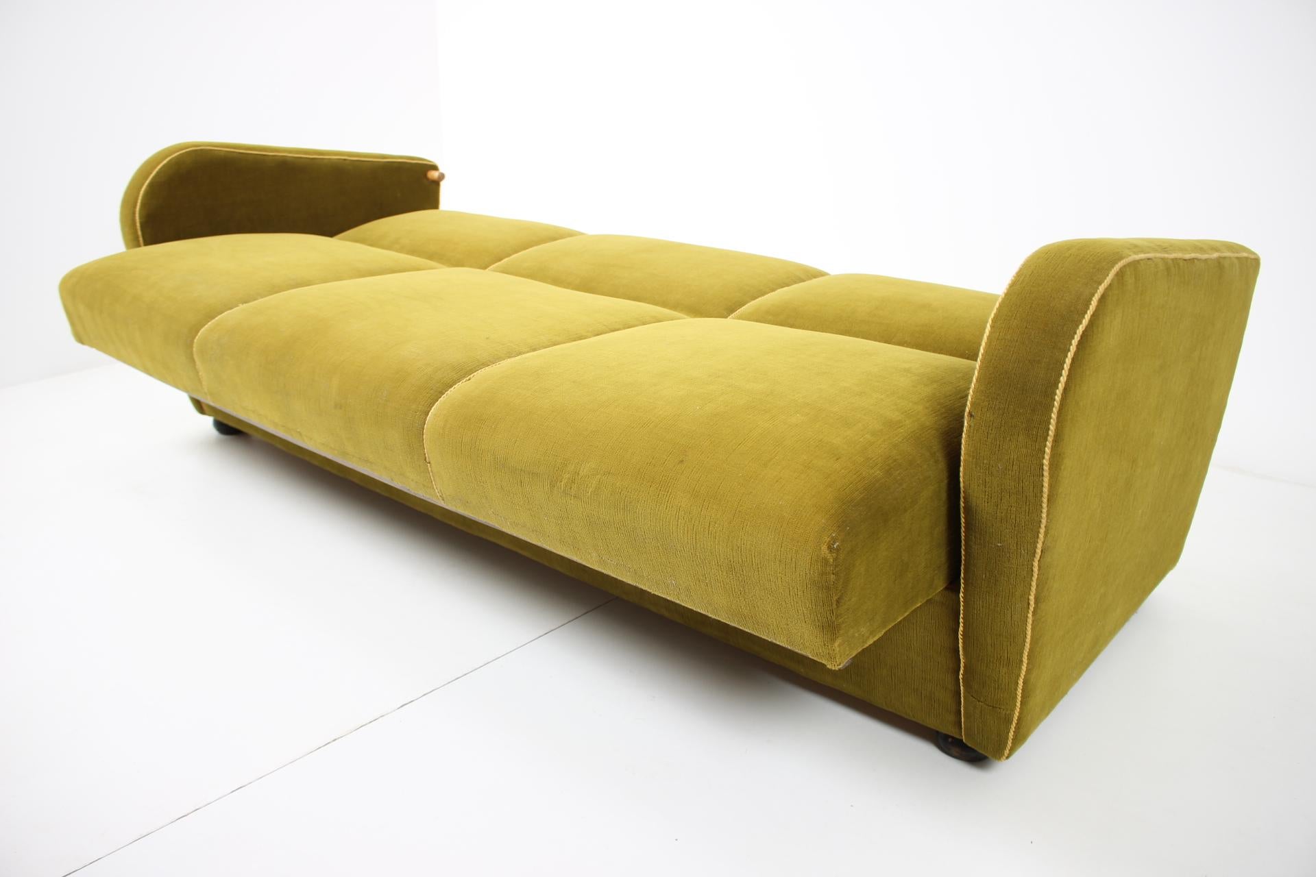 Mid-20th Century Art Deco Sofa or Bed H-363 Designed by Jindřich Halabala, 1930s
